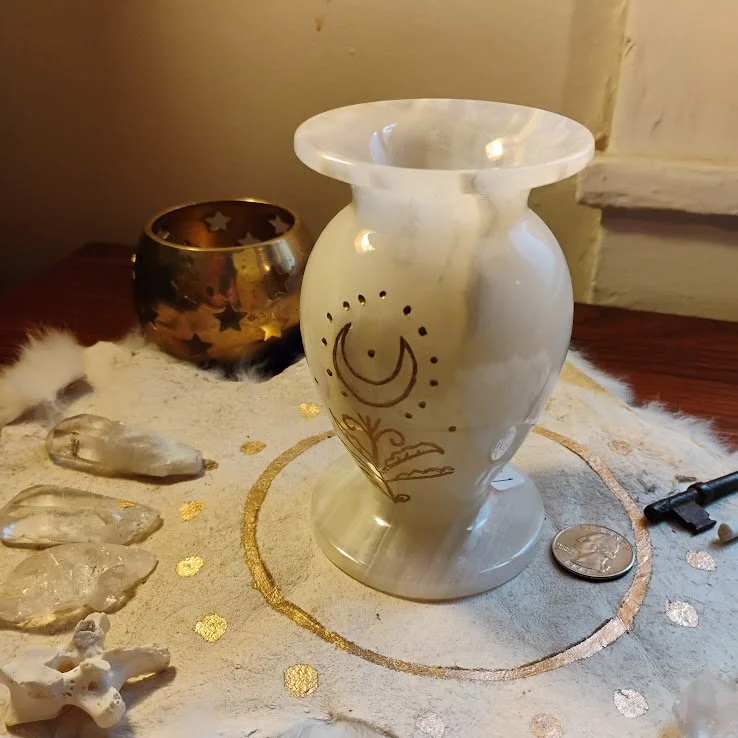 White Onyx Vase4.jpg