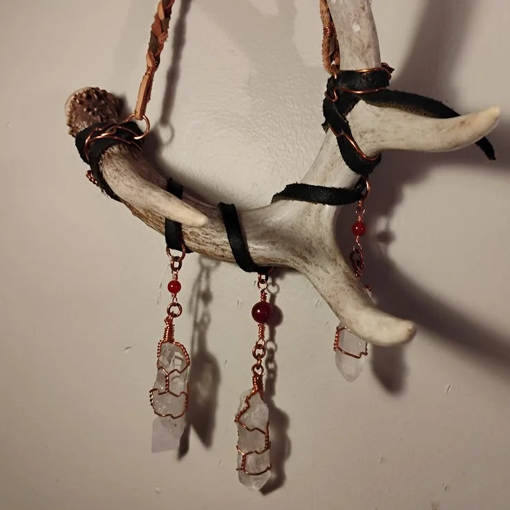 DeerAntlerQuartzHanger5.jpg