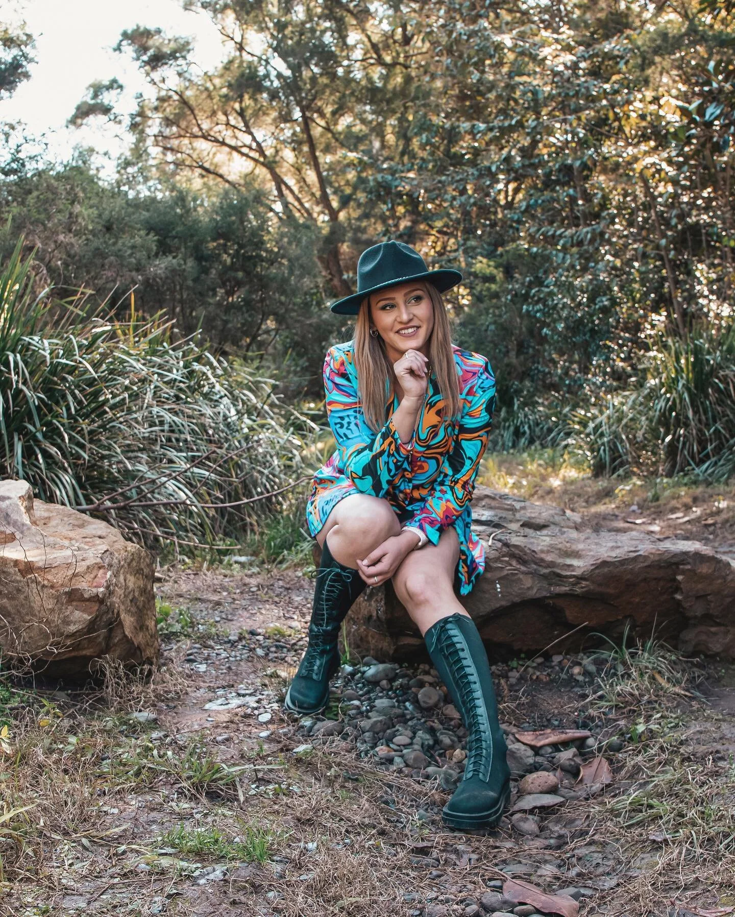 They say to keep people in your life that feel like sunlight, that&rsquo;s why we keep @shanshan4 around ☀️✨✨

Another shot of this beautiful human 🤍

#canungra #photography #photooftheday #photoshoot #portrait #model #smile #beautifulsoul #nature #