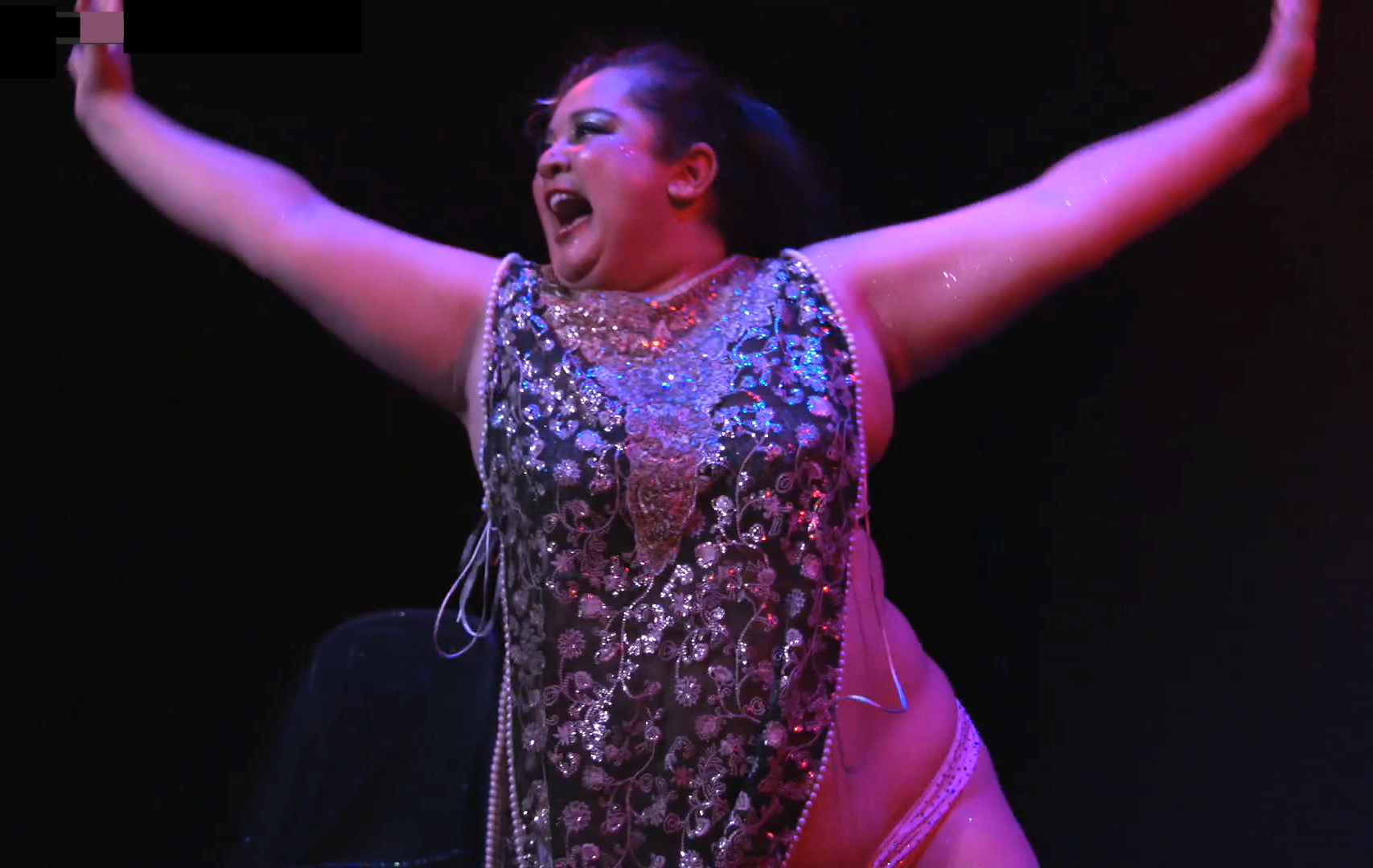 Fatima roars.png