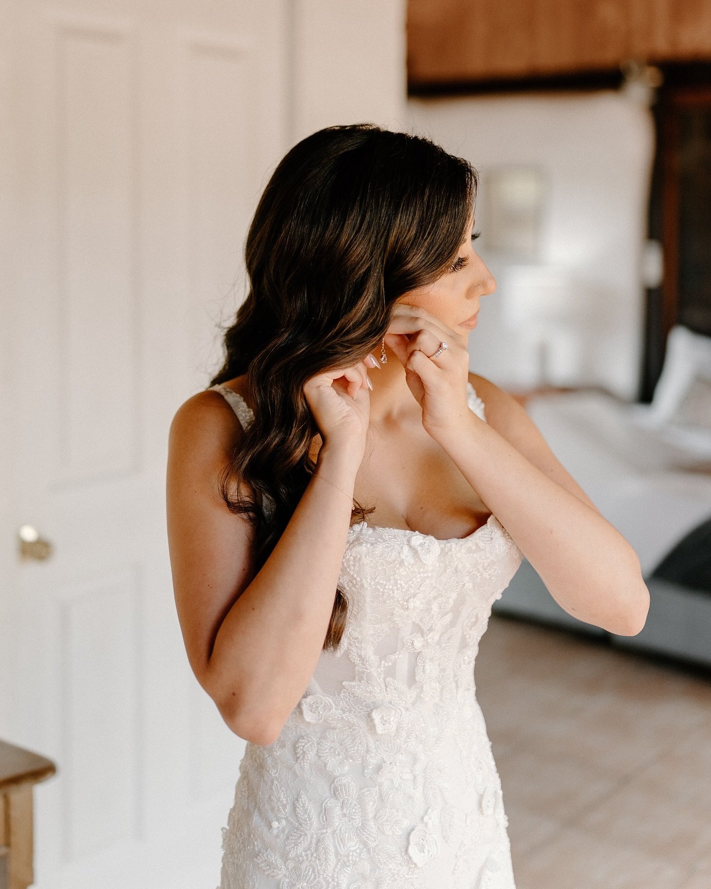 The beautiful Kathleen ✨ coming soon ⁣
⁣
Wedding Venue⁣ @petersonhouseweddings 
Photography⁣ @for_modernromantics 
Videography⁣ @wildwood_cinematic 
Bride Dressed By⁣ @blanchebridal 
Groom Dressed By @mjbale 
Hair &amp; Makeup @airlieandco 
MC⁣ @theh