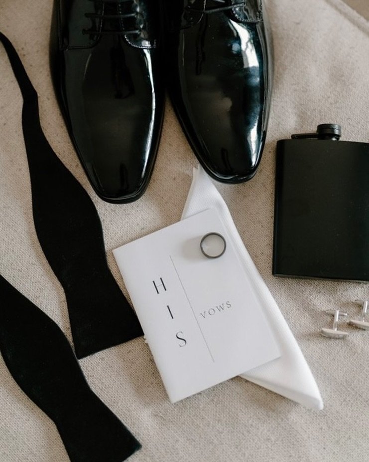Details 🤍⁣
.⁣
.⁣
.⁣
.⁣
.⁣
#weddingphotographyinspiration #weddingphotographer #weddingphotographersydney #sydneyweddingphotographer #weddingphotographyaustralia #realweddingphotography #huntervalleyweddingphotographer #rangefindermagazine #thebridal