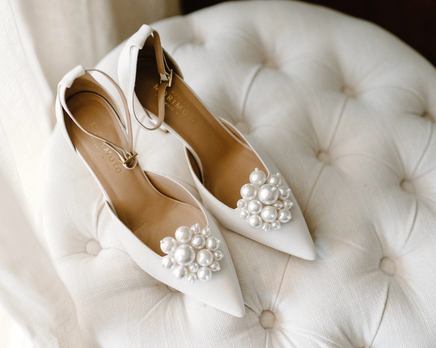 Details for Lauren 🤍⁣
.⁣
.⁣
.⁣
.⁣
.⁣
#weddingphotographyinspiration #weddingphotographer #weddingphotographersydney #sydneyweddingphotographer #weddingphotographyaustralia #realweddingphotography #huntervalleyweddingphotographer #rangefindermagazine