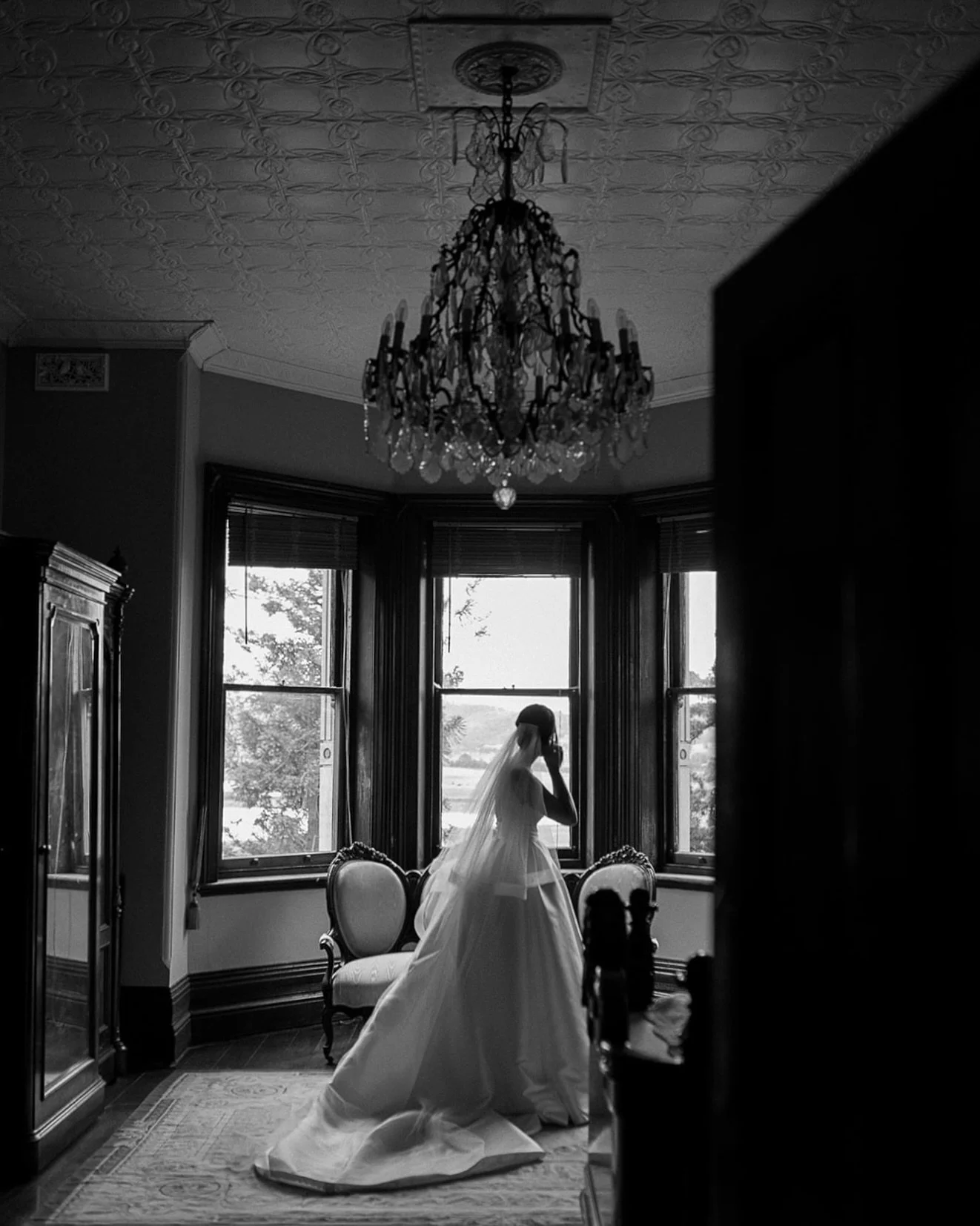 Quiet moments for Abby at Anambah House, simply unforgettable. Dec 21&rsquo; 🤩
.
.
.
.
.
#anambahhouse #anambahhousewedding