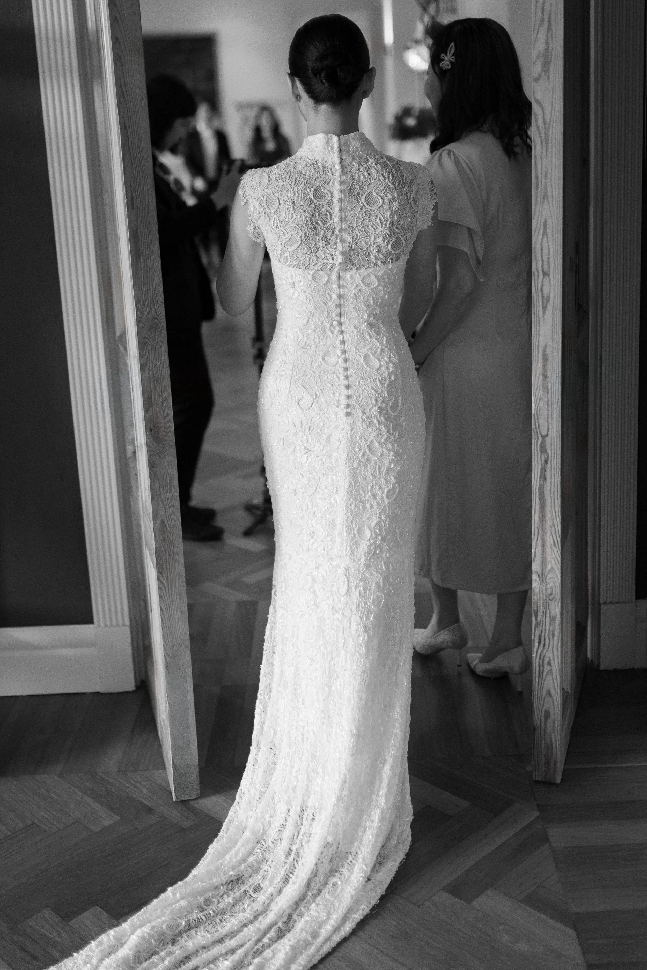 Moder romantics wedding photographer.jpg