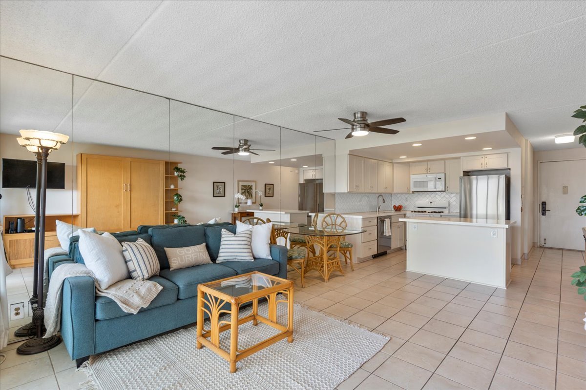 Kihei Akahi C409 - 3.jpg