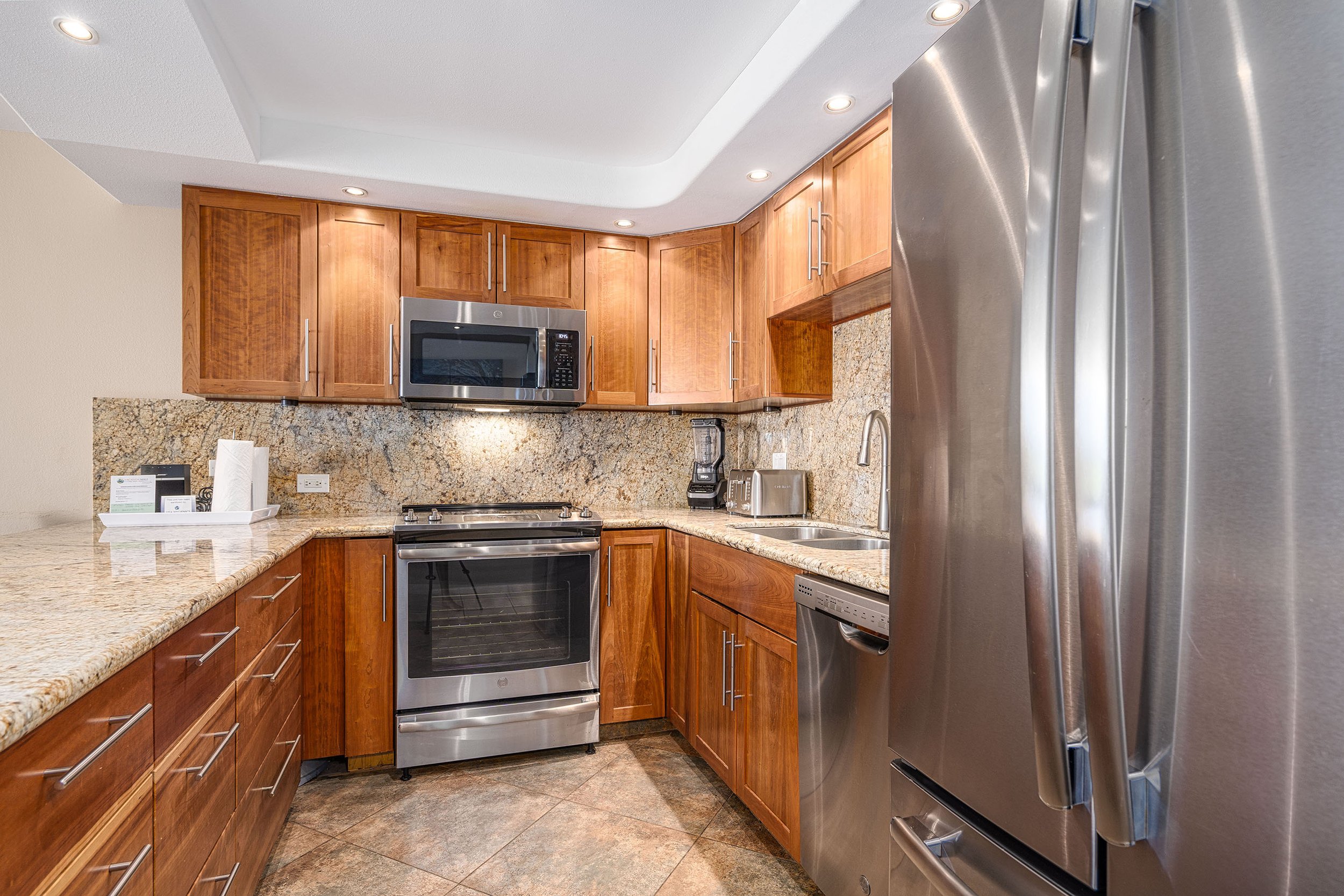 Kamaole Sands 5-303 - 11.jpg