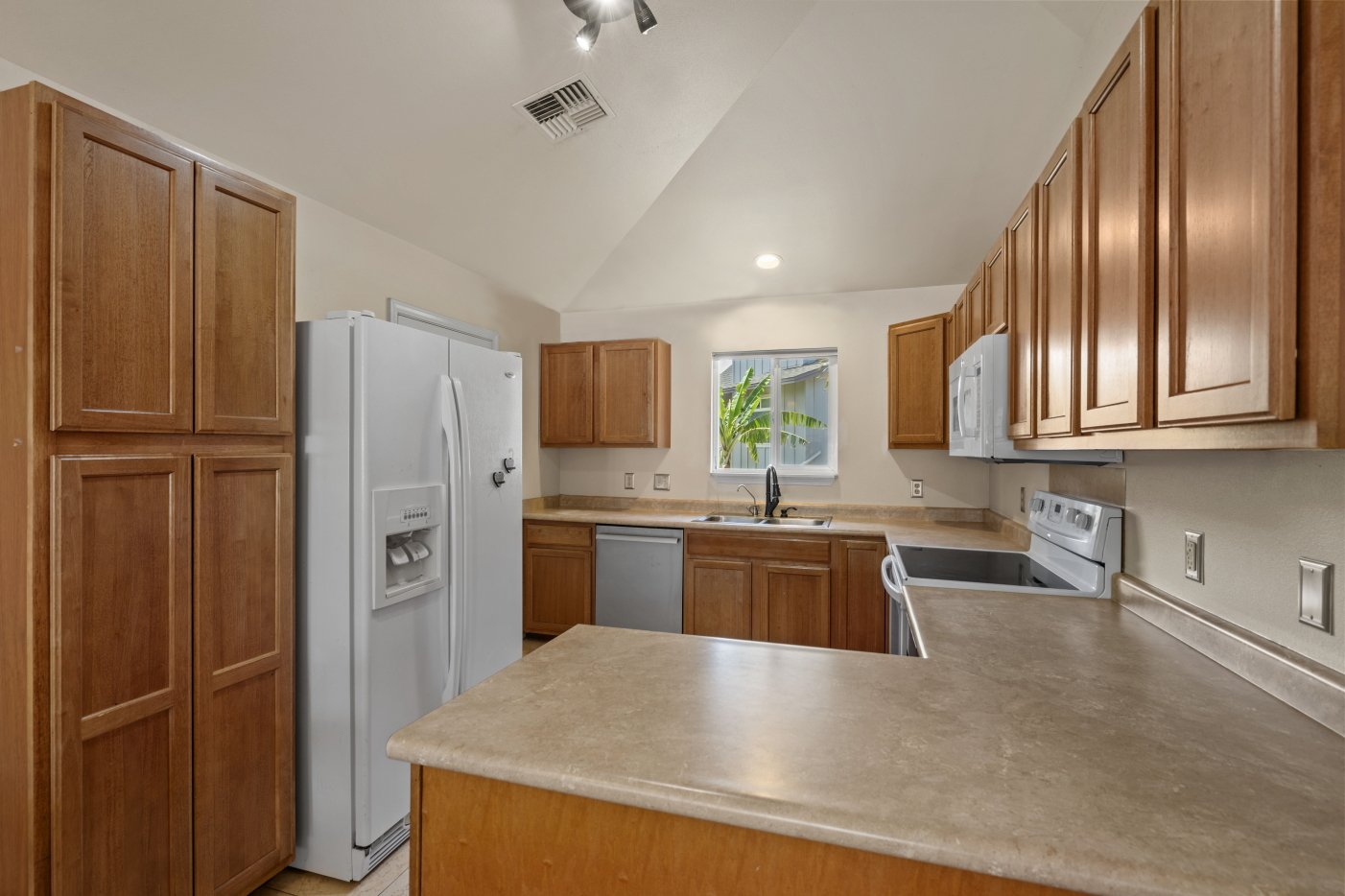 128 Oluea Cir - 8.jpg