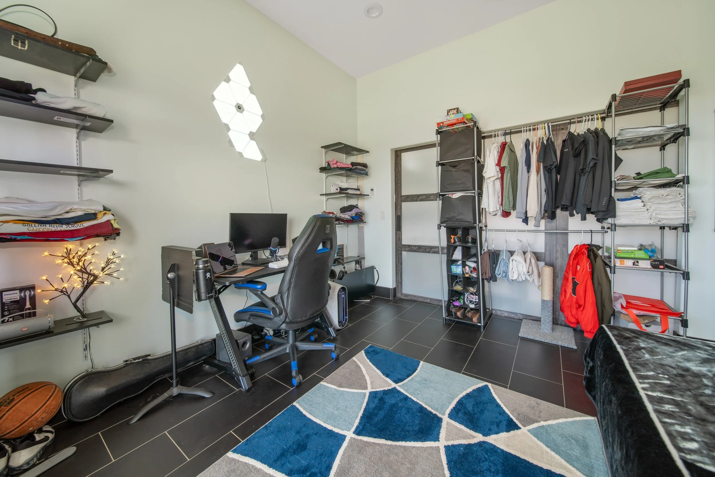 272 Huahua St - 24.JPG