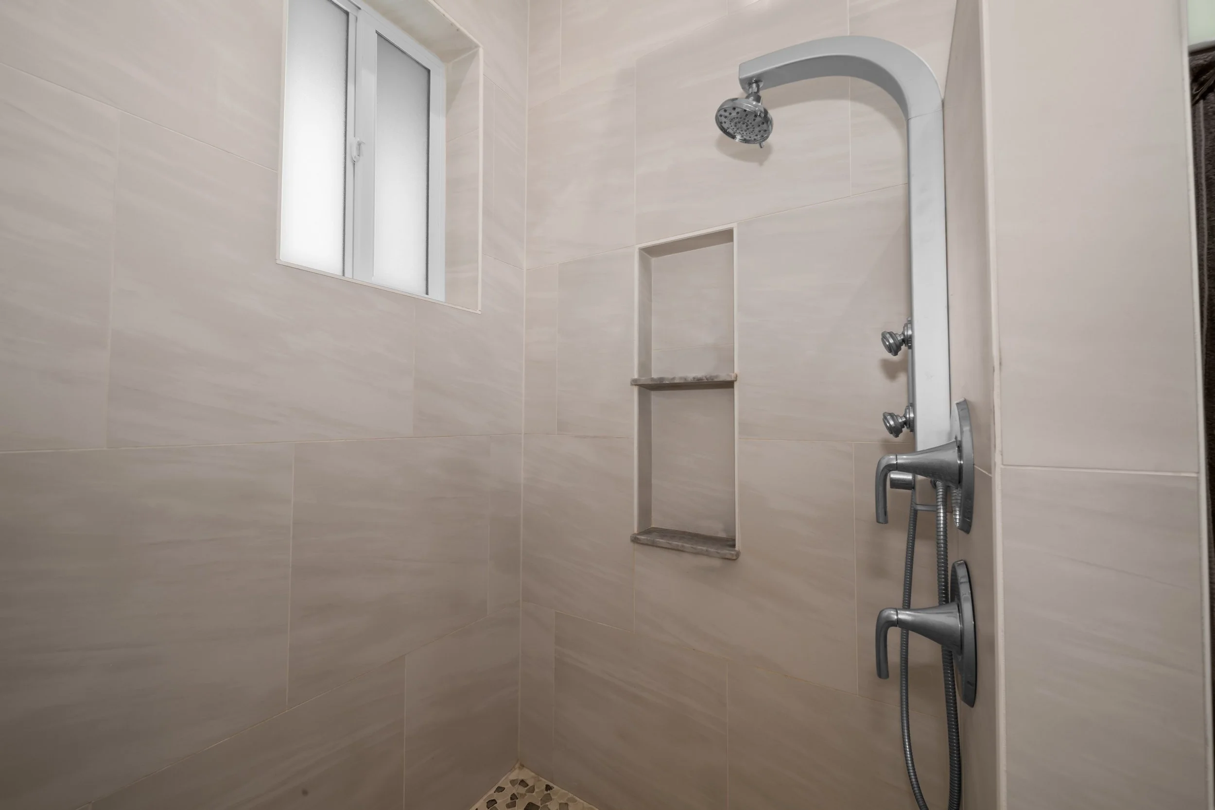 272 Huahua St - 27.JPG