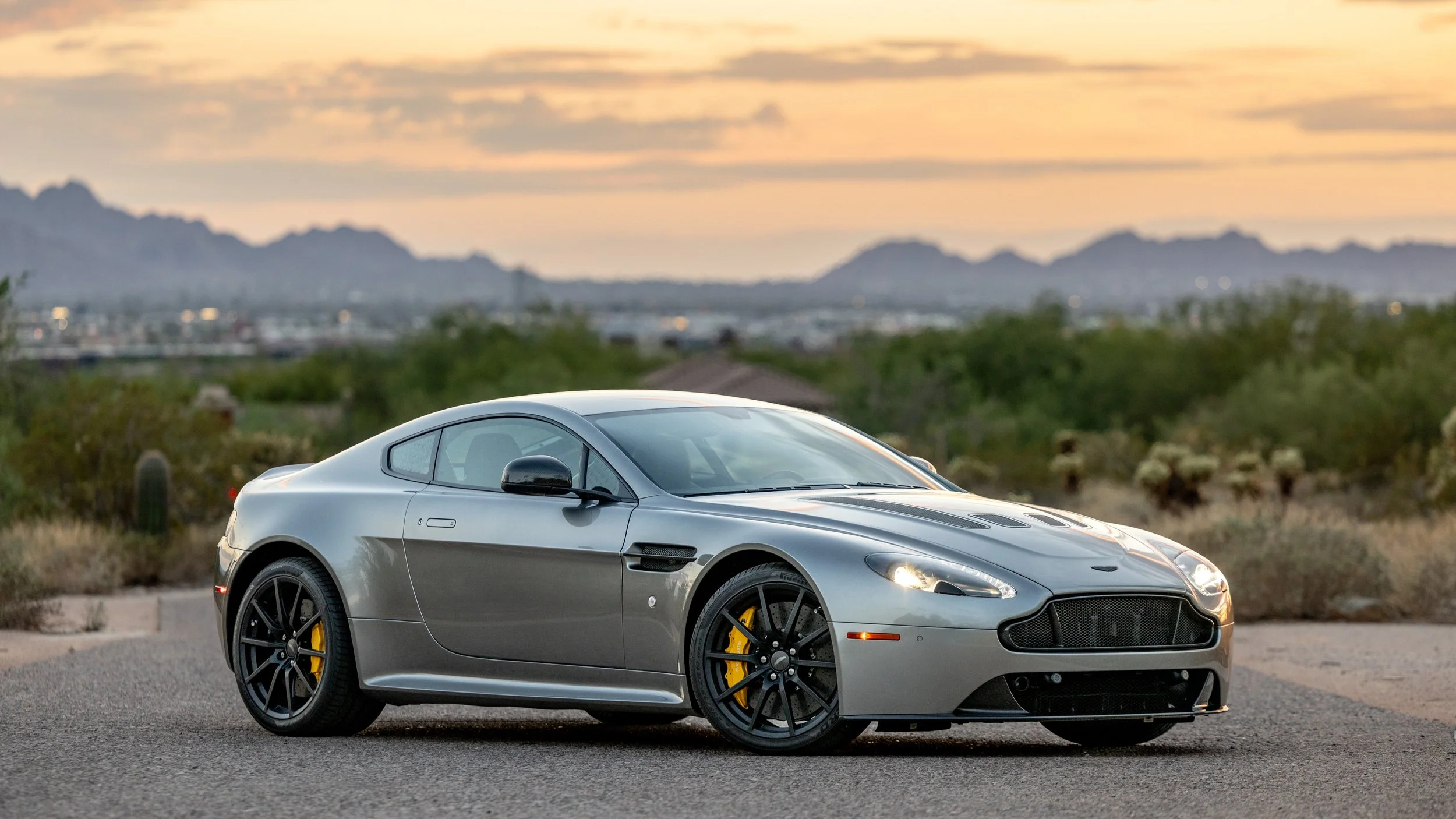 2017 Aston Martin V12 Vantage S 