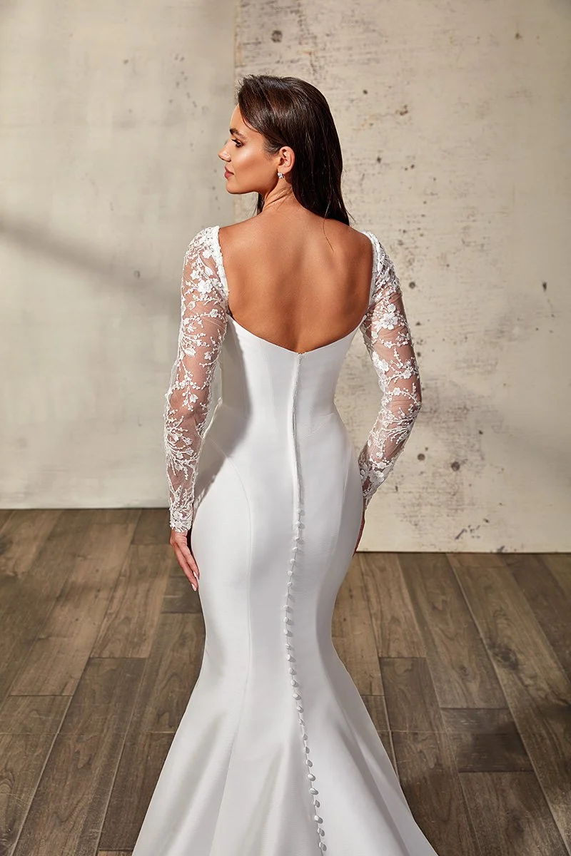 EK1733_Dallas_studio_backclose_SL.jpg