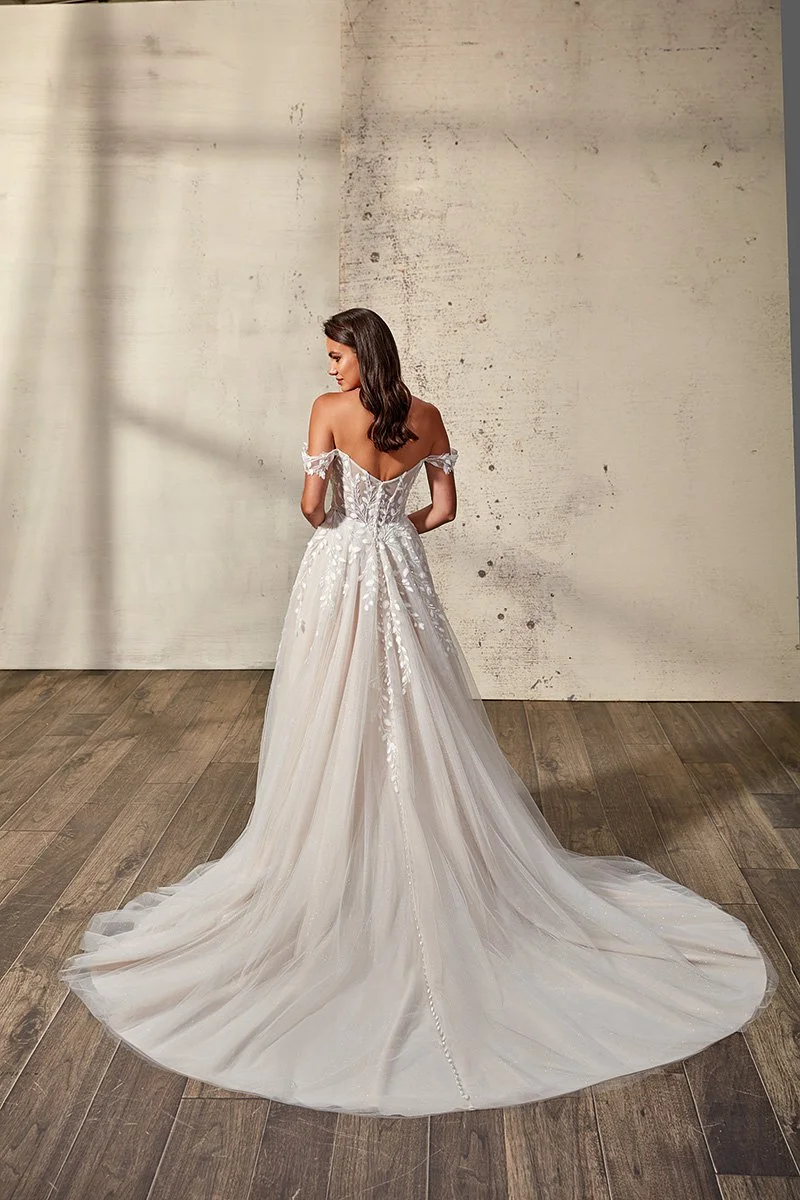 EK1745_Eloise_studio_back.jpg