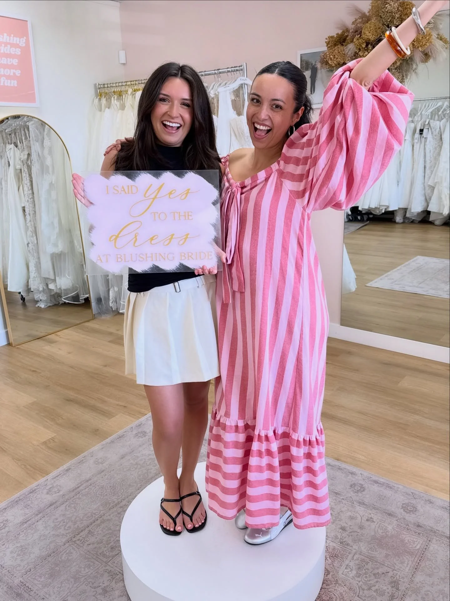 three yeses in one family&hellip; i&rsquo;m obsessed 🤍

first Mylah said yes, then their sister-in-law Kyra, and now Bella!

what an incredible honor to have you all as blushing brides! can&rsquo;t wait to see your photos, Bella. Congrats!

link in 
