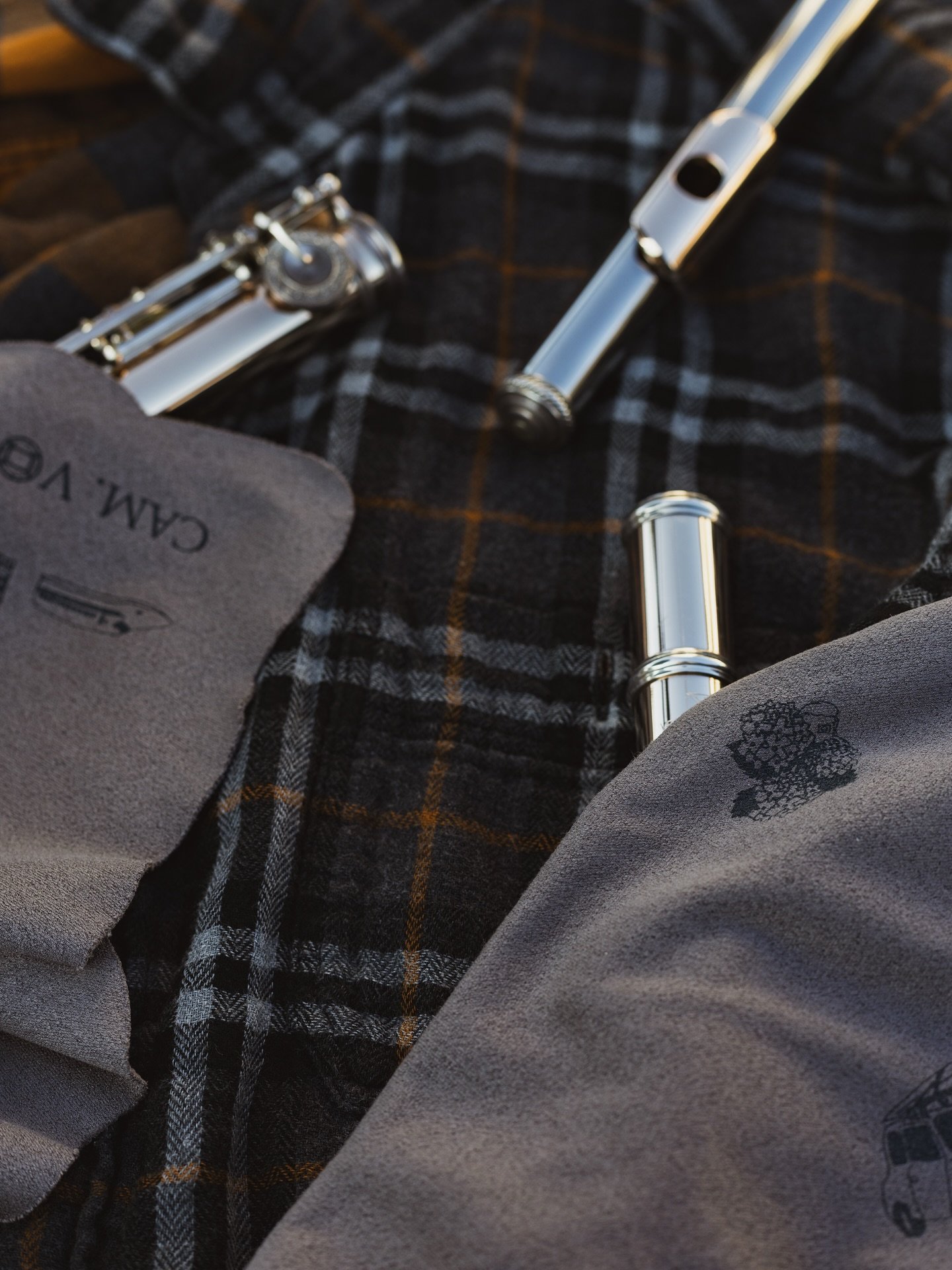 Happy Sunday CAM.VOYAGERS! 

As the Holiday 🎃 Season 🎄nears, snag something awesome ✨ for yourself and friends before the holiday 🛍️ shipping 🛒 chaos begins!

Add it to your flute bag or violin case this Autumn by clicking the 🔗 in Bio or visiti