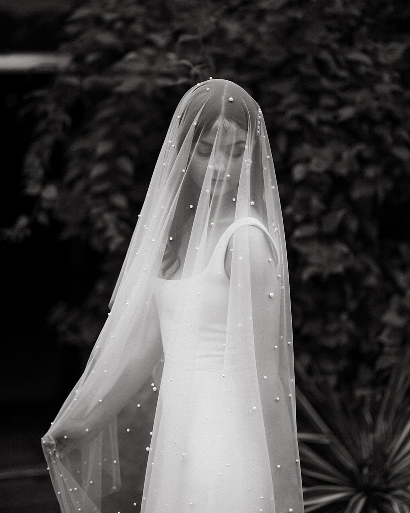Rachel 🤍 #pearlveil #weddingveil #weddinginspo #weddingphotography #irishweddingphotographer #ballyvolanehouse #bridalportraits #bridetobeireland