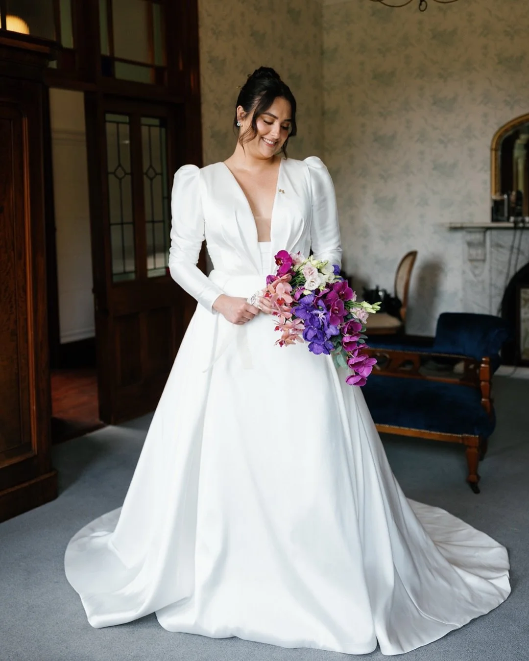 Mayara 💜 #tinakillyhouse #tinakillyweddings #tinakilly #irishweddingphotographer #irishweddingvenue #weddingphotography #bridalportraits @aislingameliamakeup @caracameronhair @trulybridalboutiquenaas
