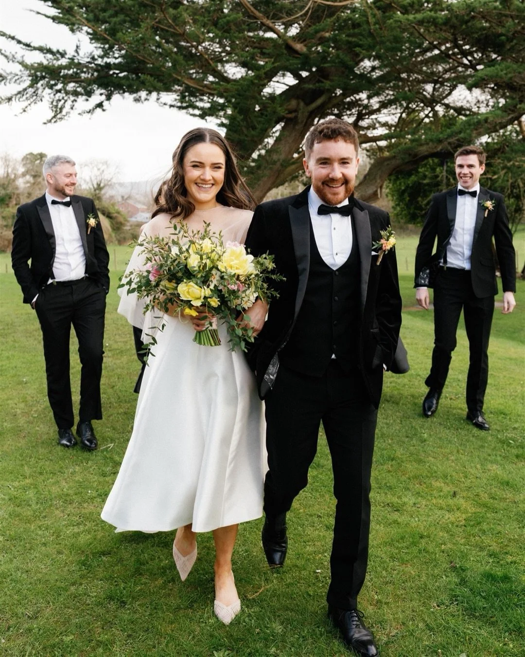 Ciara &amp; Alan&rsquo;s previews from the weekend ! I always aim to have a preview gallery ready within a week of the wedding. 👩🏻&zwj;💻

A handful of moments from the day so you can relive it all while everything is still fresh and share with all