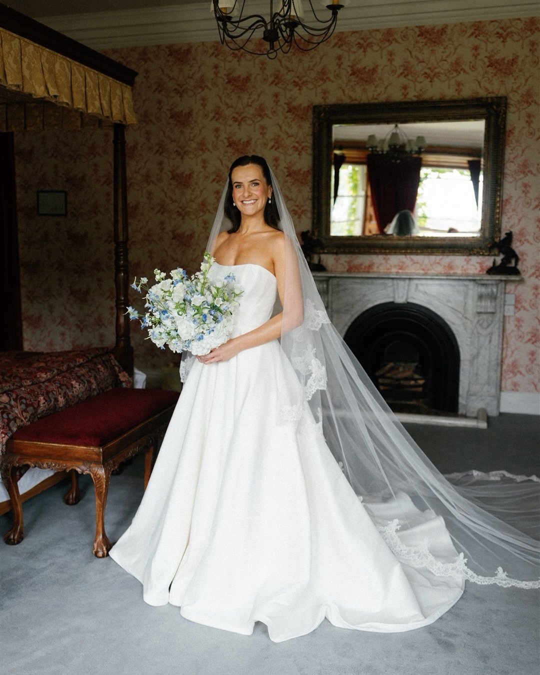 Anna 💕 @amcellistrem_ @tinakilly_country_house @leahoneillhair @ailbhelynch @tinakilly_country_house @austenflowers #irishweddingphotographer #donegalweddingphotographer #irishwedding #wicklowweddings