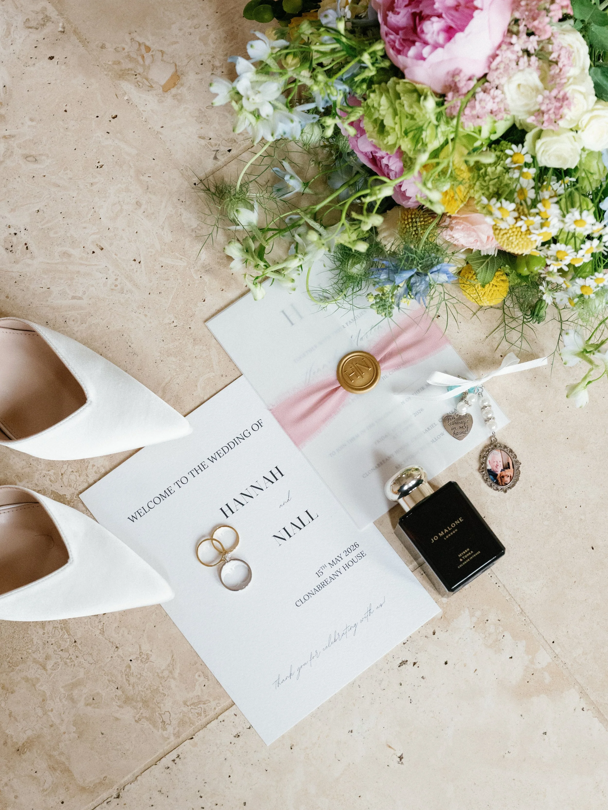It&rsquo;s often the smallest details that hold the biggest memories. ✨

A family heirloom, a carefully chosen perfume, your flowers, the rings waiting to be exchanged. These quiet moments help tell the full story of your wedding day. 🤍 #donegalwedd