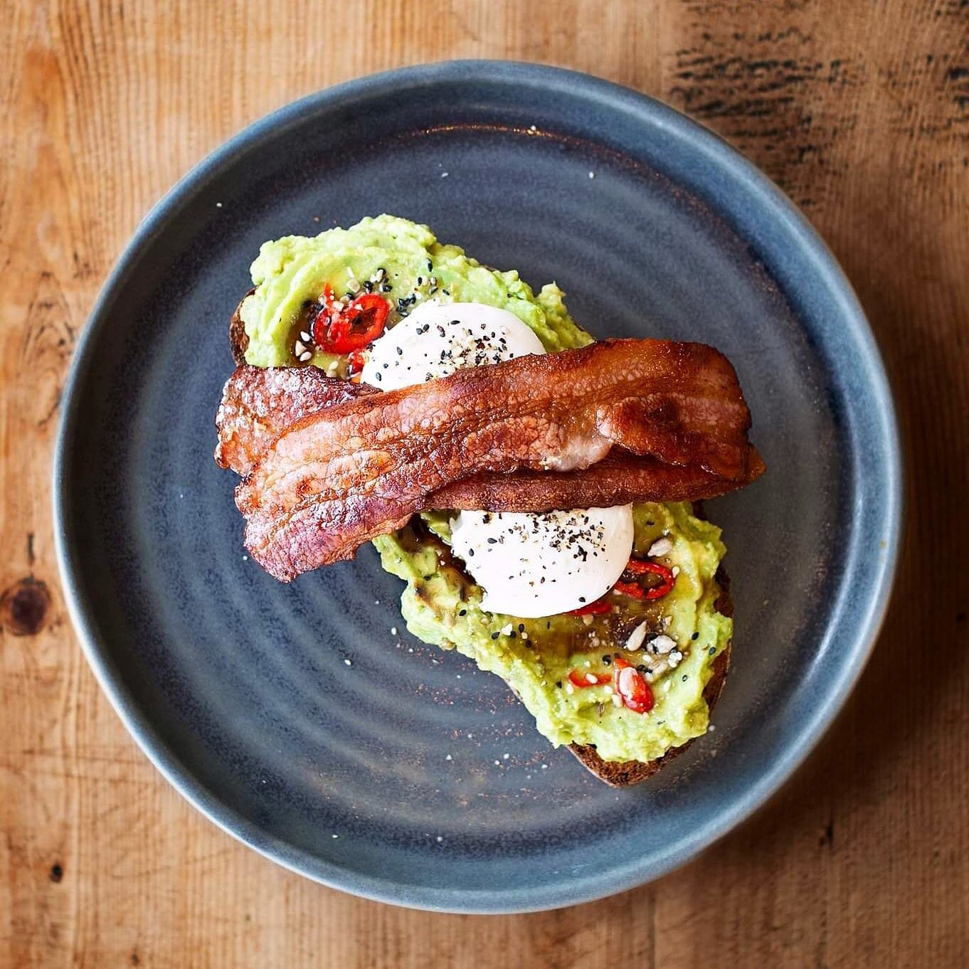Can't go wrong with smashed avo 🥑

Our smashed avocado comes topped with pickled chillies, balsamic glaze and sunflower &amp; sesame dukkah. From there you can add anything you'd like! Like two poached @cacklebean_eggs and streaky @waghornesbutchers