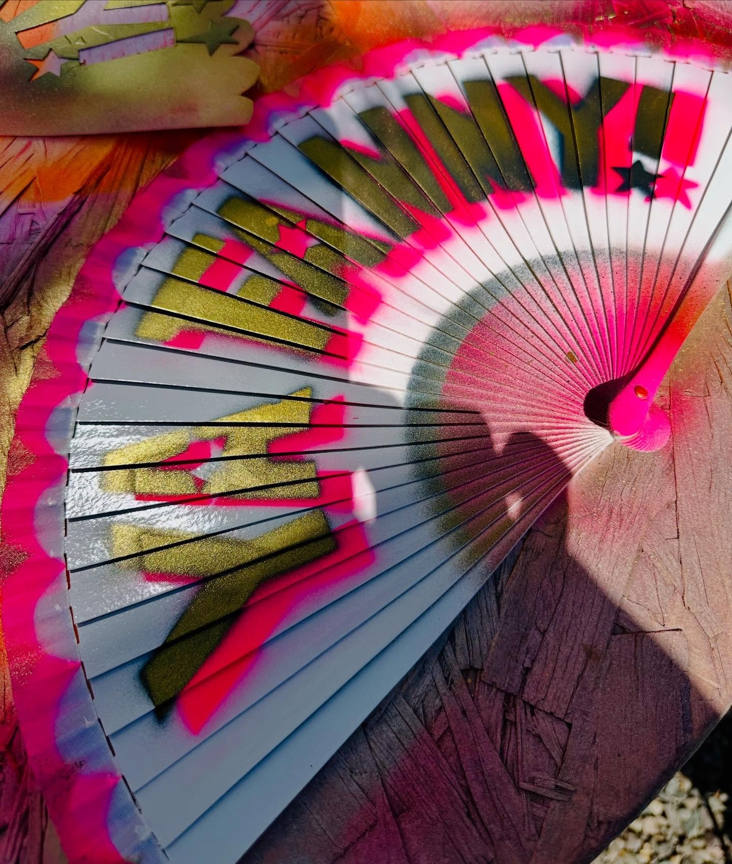 Friday feeling🪭💃🏻
Painting pink and gold fans to sell @laneycarruthers Maggie&rsquo;s night tonight! Perfect sunshiny day for this project. @maggiescentres #maggiesnight #paintitpink #🩷
