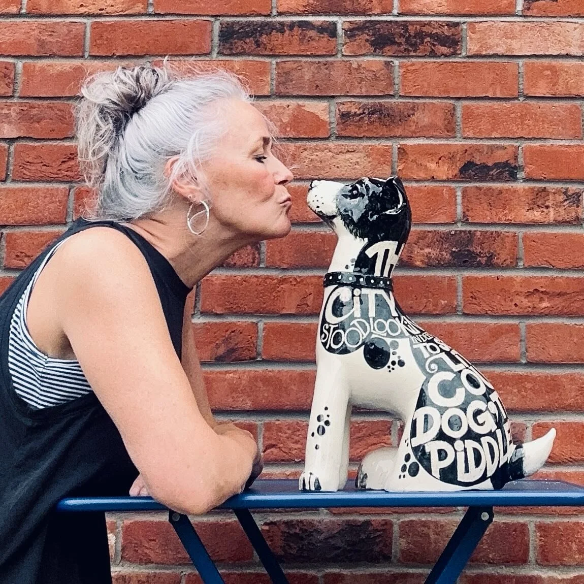 Me and ma dug!
Dugs were a bit of a labour of love this year but they look great with the writing carved on them. 
This is Pete the Piddling Pup
We loved this poem when we were wee cos the pup was sooo naughty😂
The city dogs stood looking on
In deep