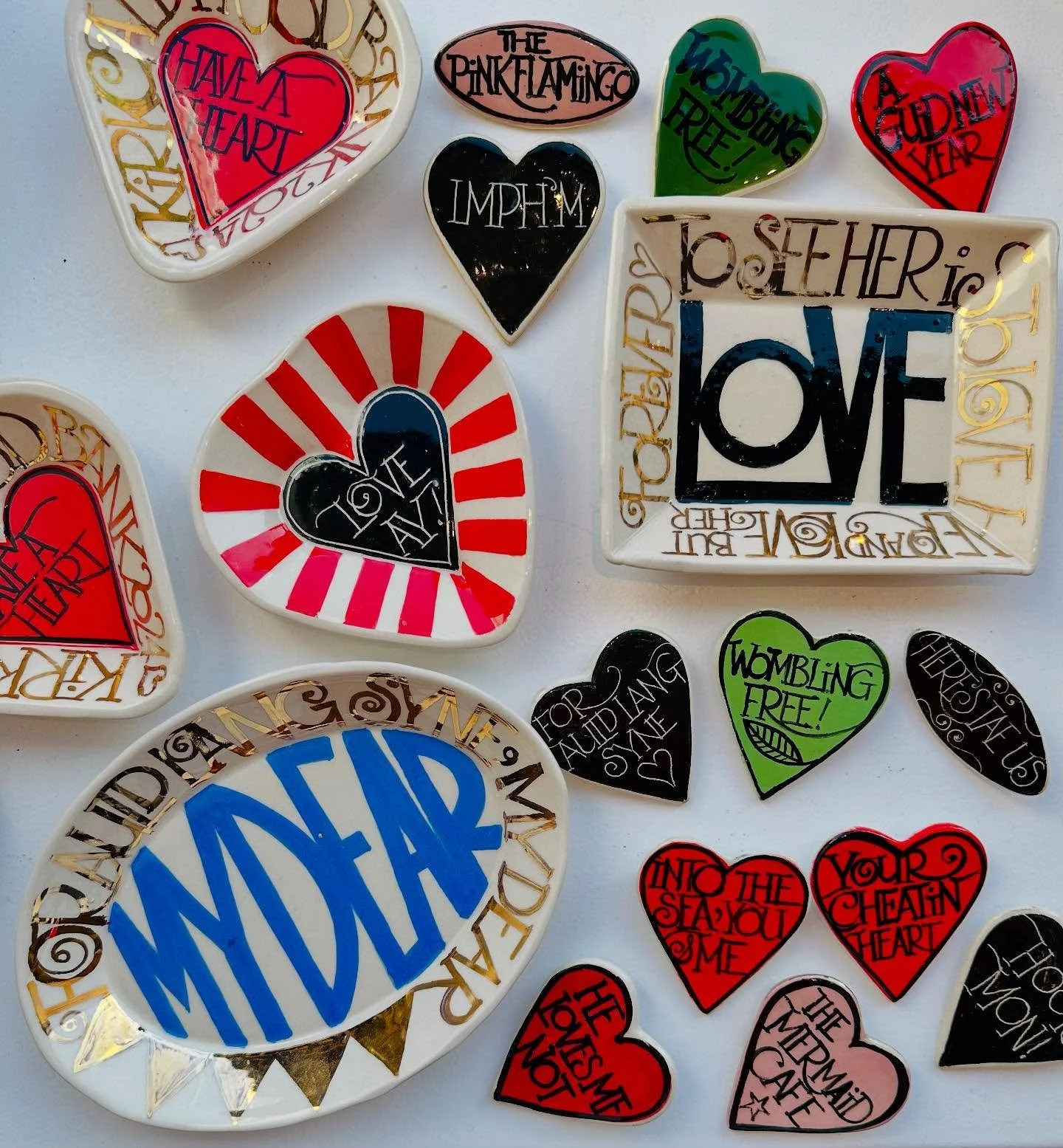 It&rsquo;s all about the heart&hearts;️
Venue 36 @pittenweemartsfestival @bistrodory 
Another Sunny, breezy,showery blue sky kinda day😊
#ceramicbrooch #scottishceramics @madeinfife #kirkcaldypottery