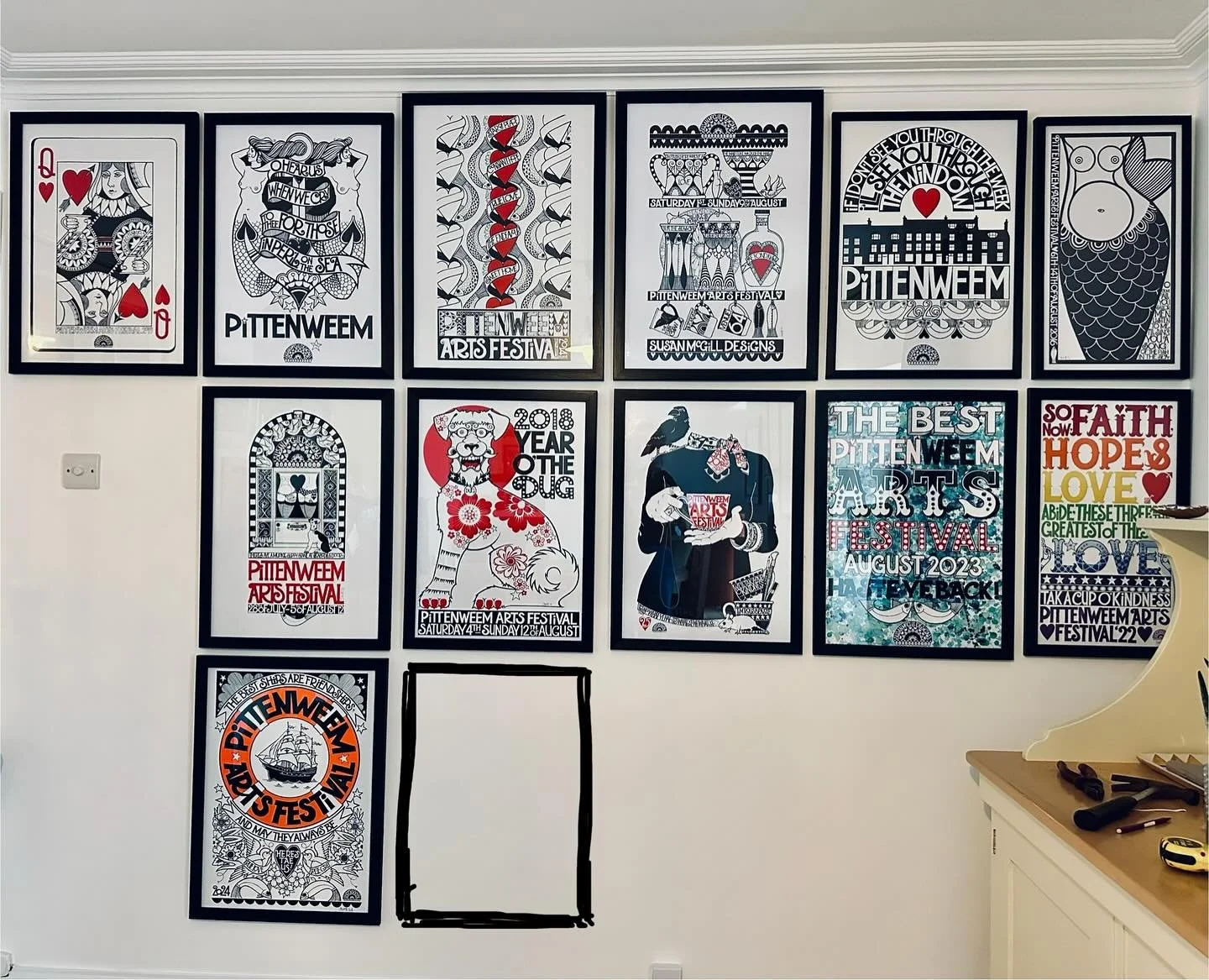😃Pittenweem posters
Rehanging my Pittenweem wall and hadn&rsquo;t realised before that there was one poster missing&hellip;2017! Took me ages to remember which one it was😂 still space for a few more years😅
2012👉🏼2025 (no 2013 as that was a tea t