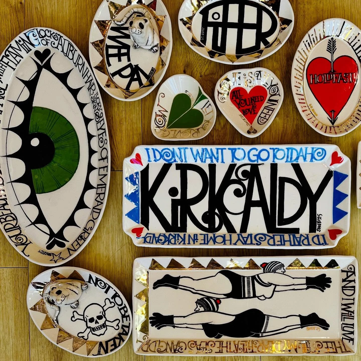 🥁Preview👀
A small selection of the Flat Plates that will drop into the website shop for the first of our online ceramic sales this week!!✨All plates, sizes and prices are available to preview @susanmcgilldesigns 
Also worth reading the FAQ section 