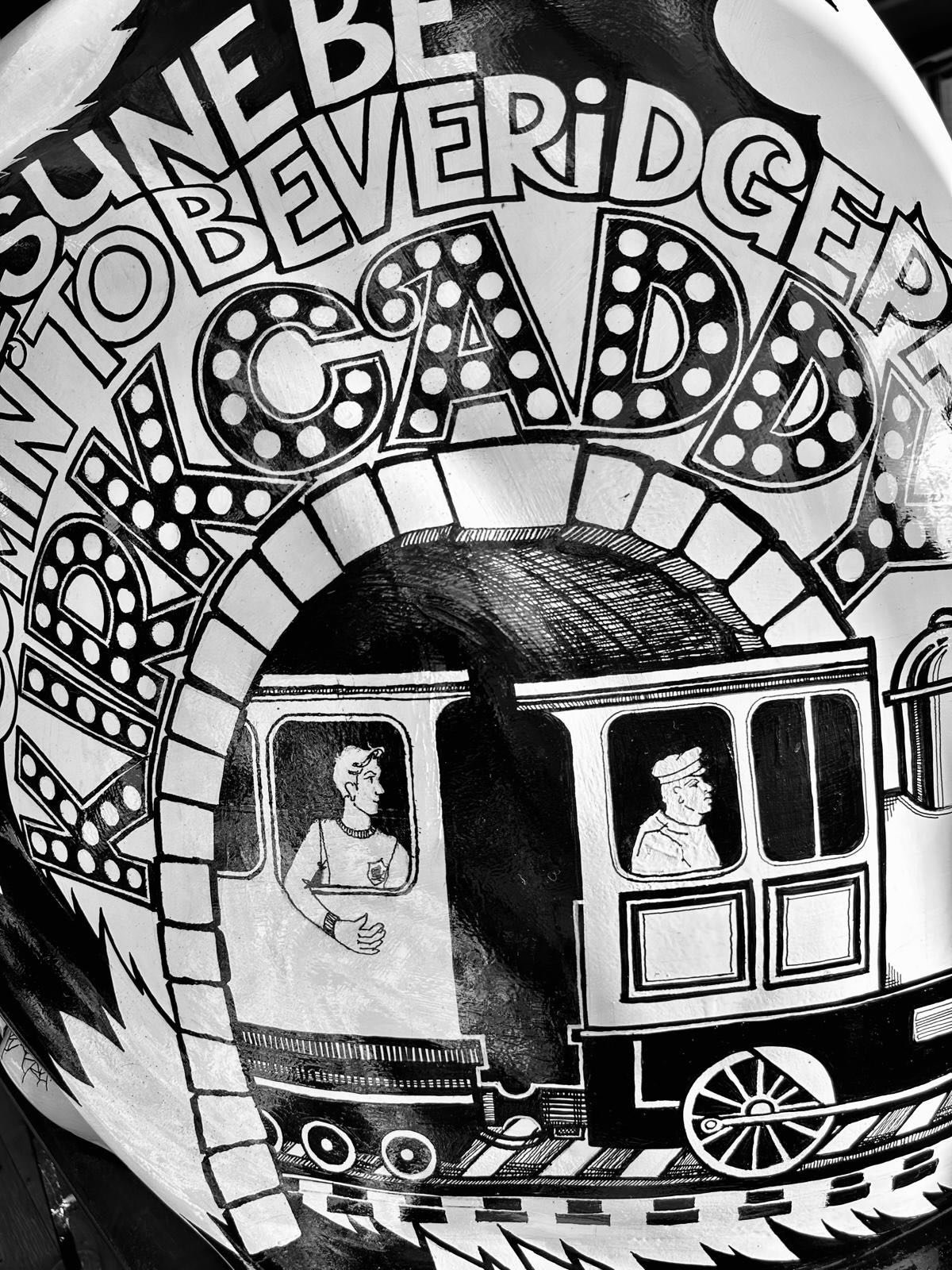 Can you guess what the theme is for this cat?! 😺 The Wemyss Ware Cat Trail launches in Kirkcaldy THIS SATURDAY when all will be revealed and you can see all the cats in their new homes! ❤️ #wemysswarecattrail @adamsmithglobal @love_kirkcaldy @loveoo