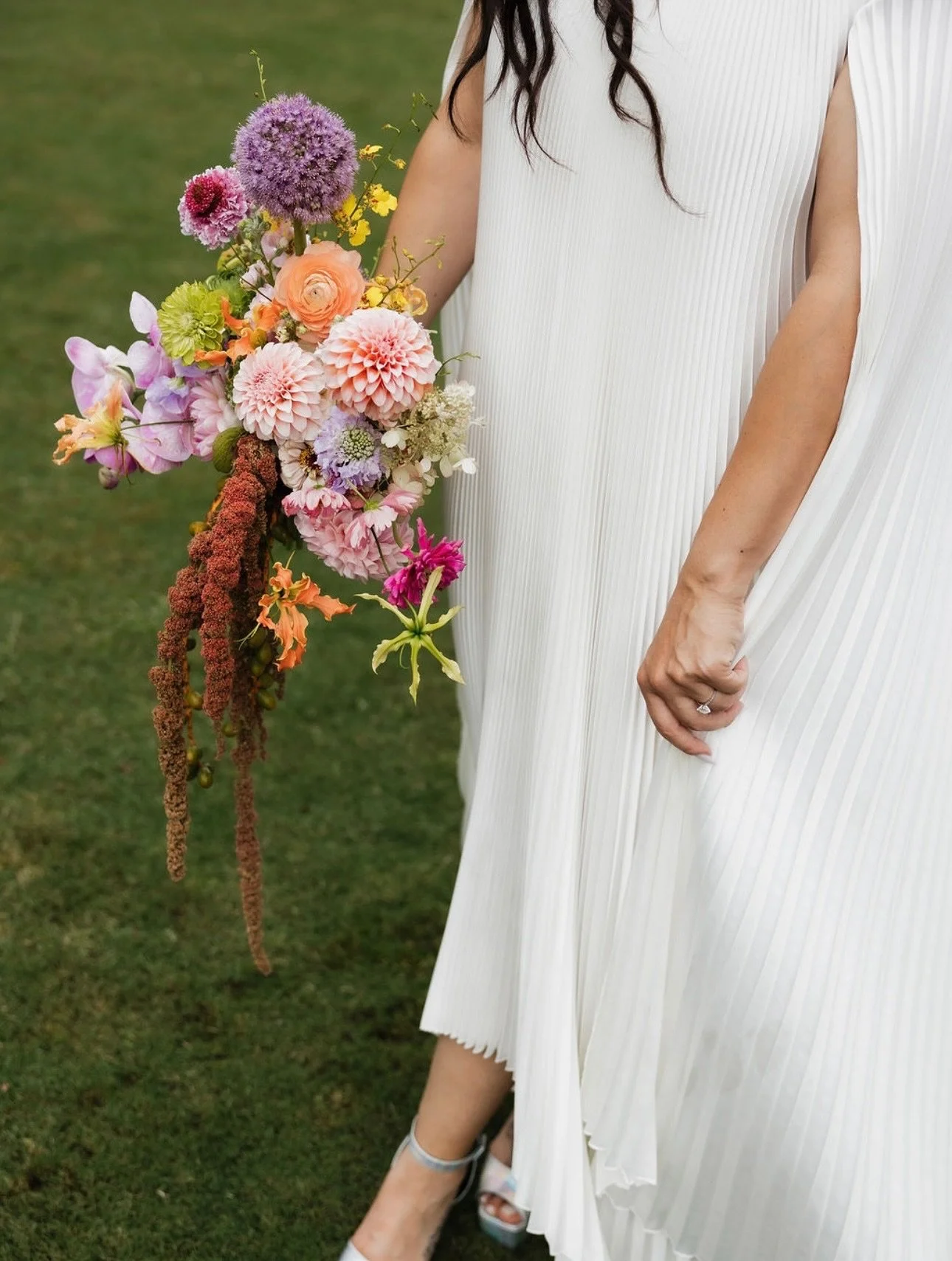 for my sister, Amanda 💗 

she asked for colorful, textural + a hint of tropical for her bridal + a lavender, lime, peach and pink palette for her reception. i gotchu girl 😉

congratulations to the Spencers! 💫

photos | @photosbygracieb 
floral | @
