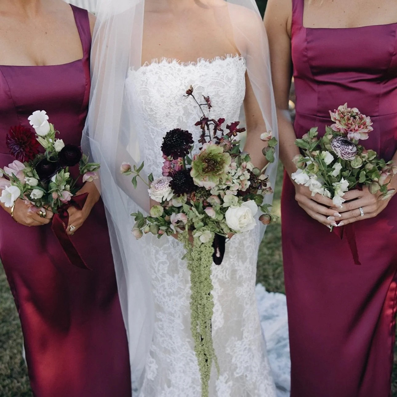 your girls, gals + besties 🤎

venue | @thepalmmansion 
florals | @flwrfina 
coordinator | @lamourweddingsandevents 
dj | @lamourweddingsandevents 
photographer | @laurenelysephoto 
videographer | @alexisujczofilms 
hair | @elenacostasalon 
makeup | 