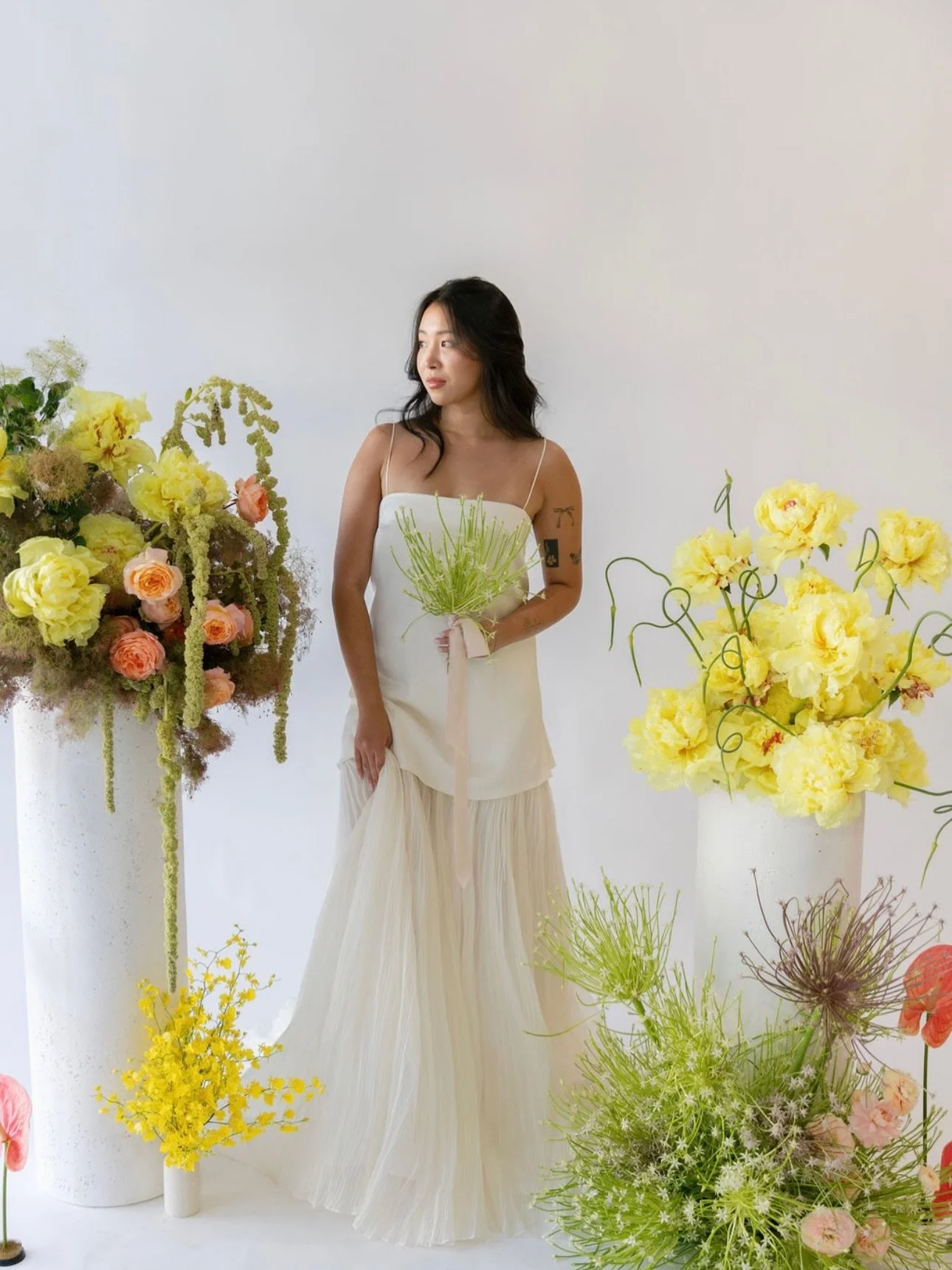 a summery citrus palette, without the citrus 🤭

had so much fun creatively playing with all of my favorite sassy squiggles, puffs and textures for this one xx

photographer | @evergoldphotography 
florals | @flwrfina 
bridal stylist + gowns | @beinb