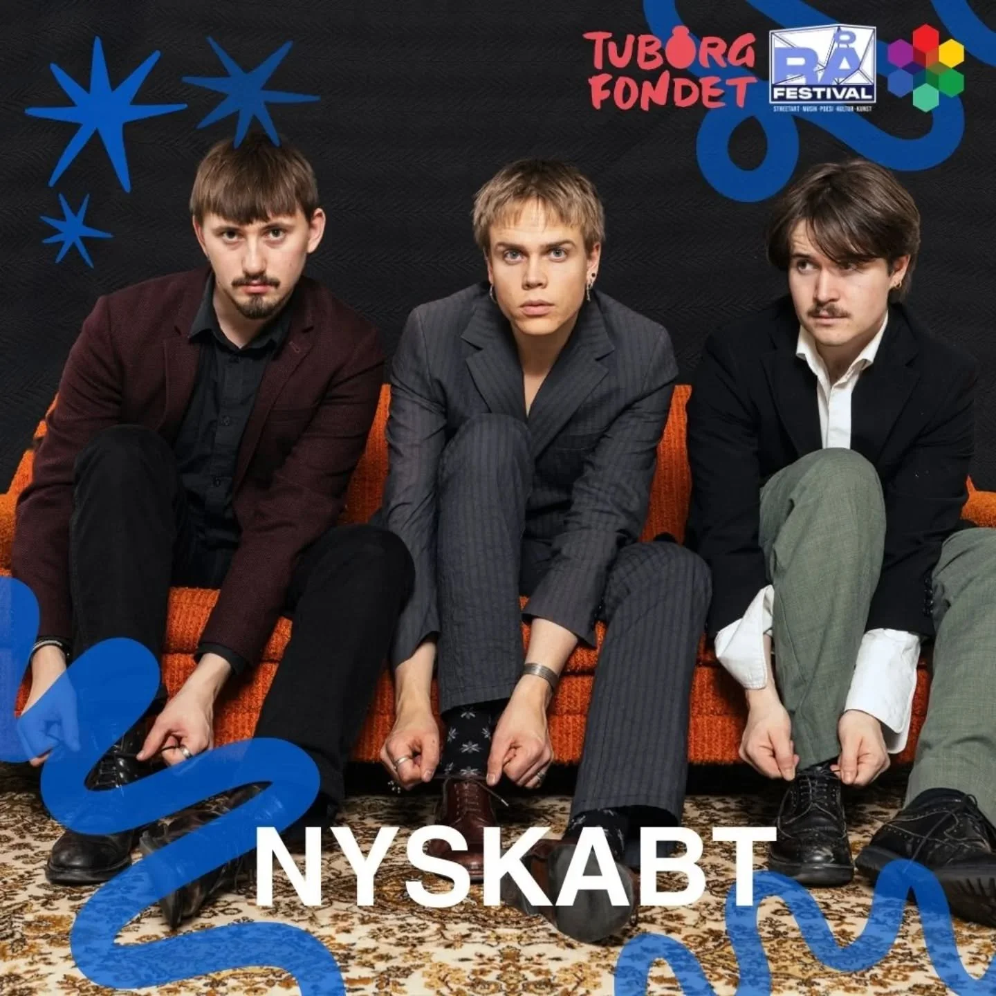 Nyskabt er et band, der fors&oslash;ger at forene indie-poppens f&oslash;lsomhed med teatrets drama.
Bandet har et st&aelig;rkt fokus p&aring; deres liveshow, hvor ambitionen netop er, at en koncert skal
v&aelig;re som en forunderlig aften i teatret!