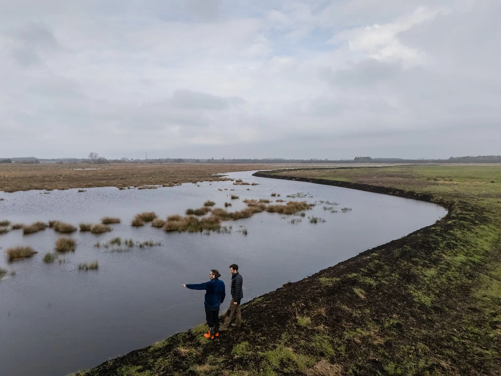 The water benefits of peatland restoration