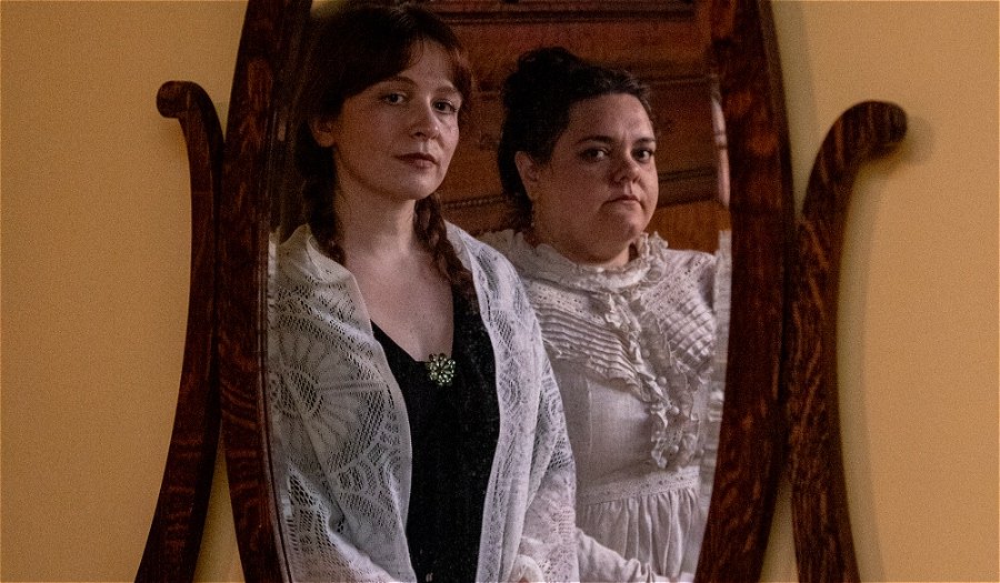 REVIEW: A SEANCE SPECTACTULAR…