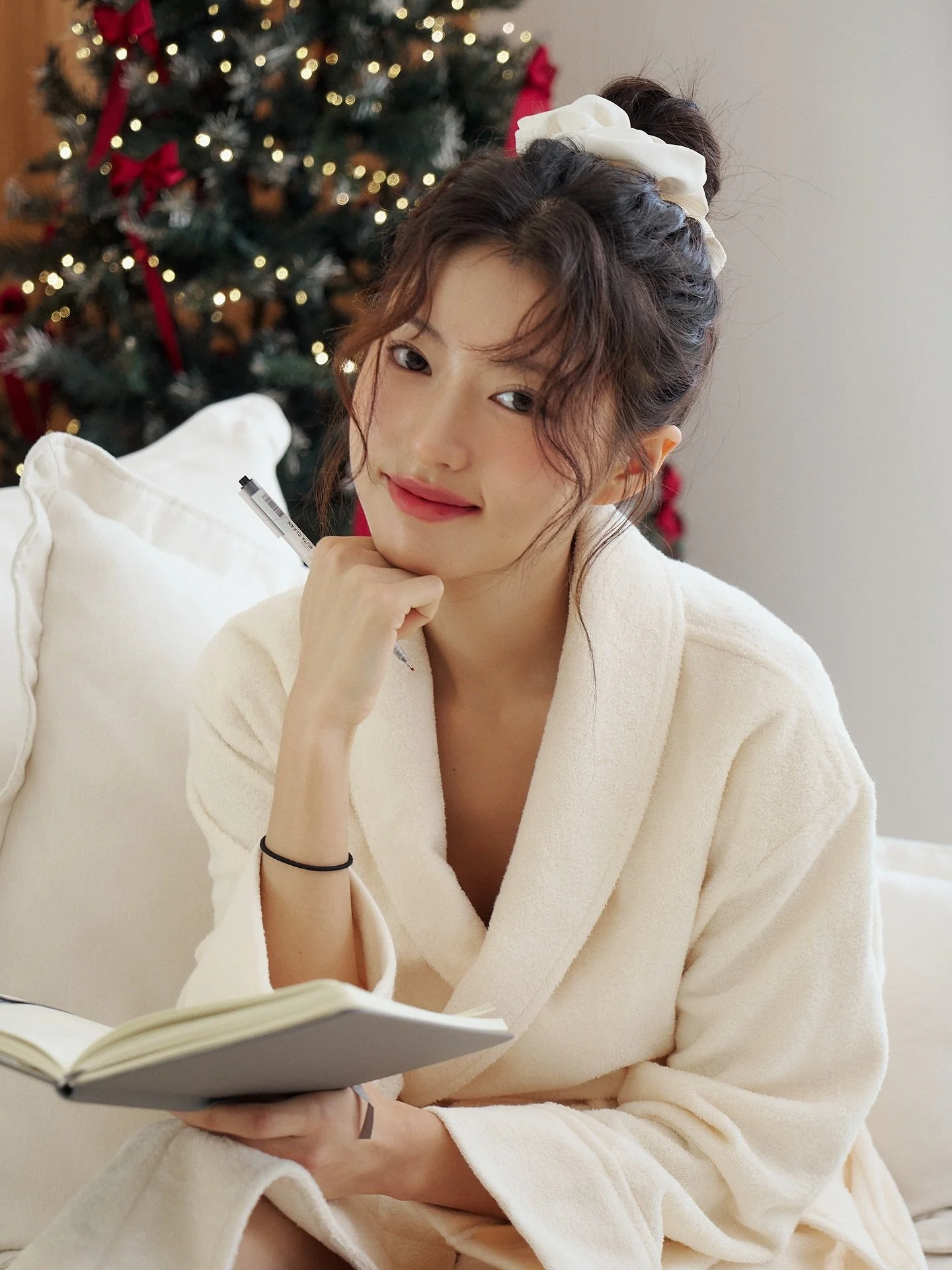 룩북 올인원 촬영 서비스

📧 info@suddenlyhungry.com
📟 Kakao 써든리헝그리 스튜디오

✨🧖&zwj;♀️ Shot for @hdmseoul 

-
#룩북스튜디오 #룩북모델 #룩북포토그래퍼