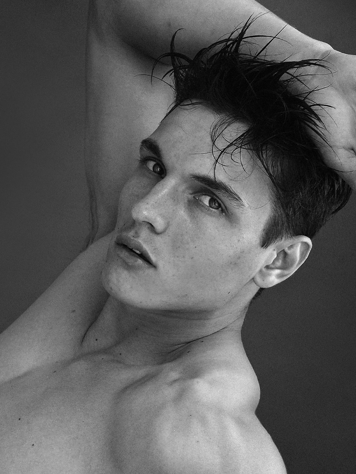 남자모델 NEHUEN5.png