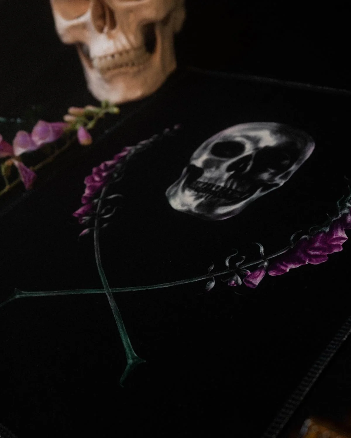 Skull_Velvetartprint_HollieQuinn_6.jpg