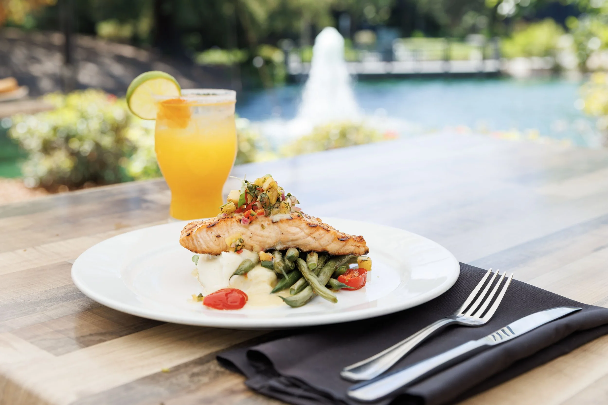 Grilled Salmon_03.jpg