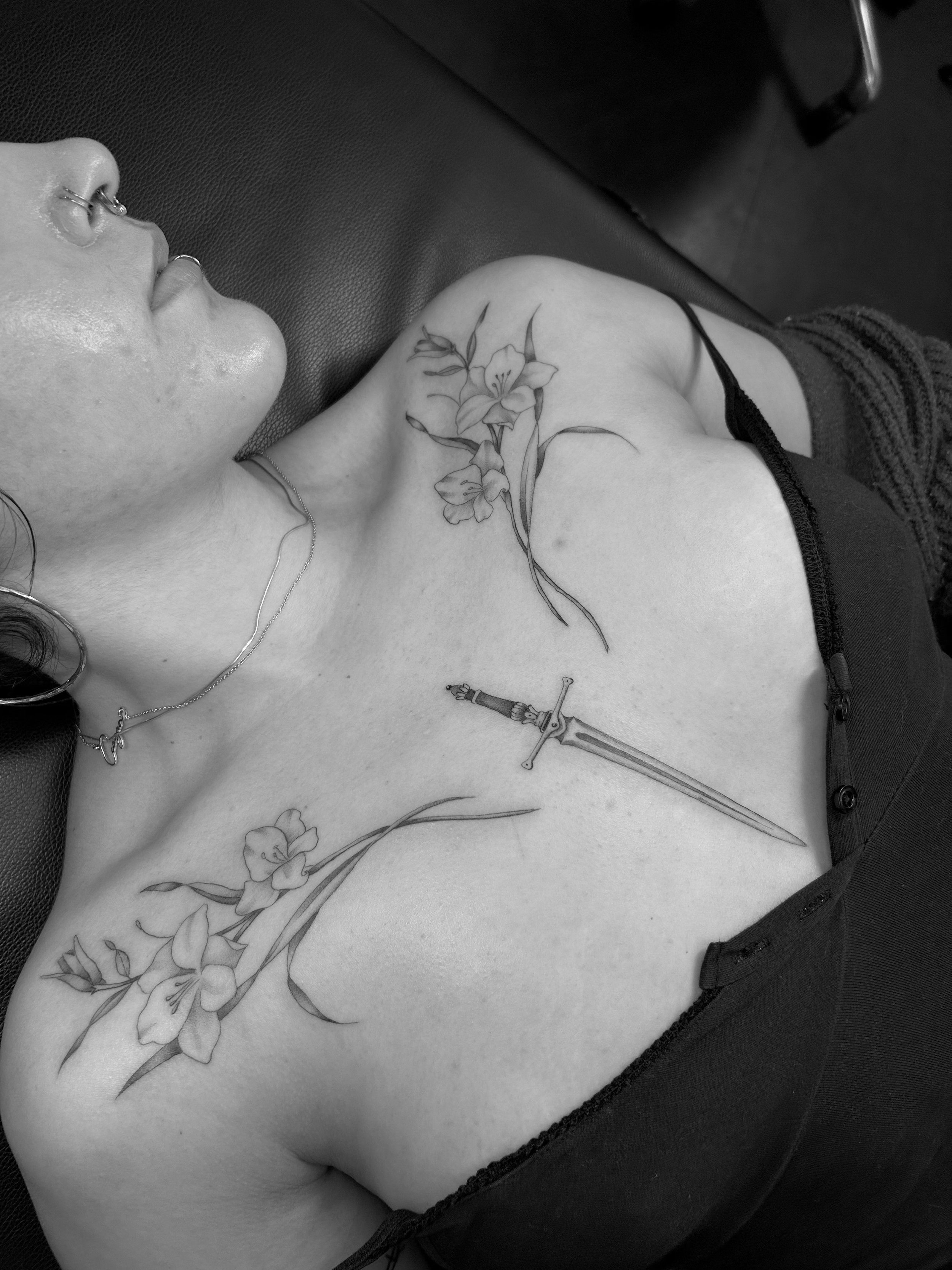 Chase (floral, dagger).jpeg