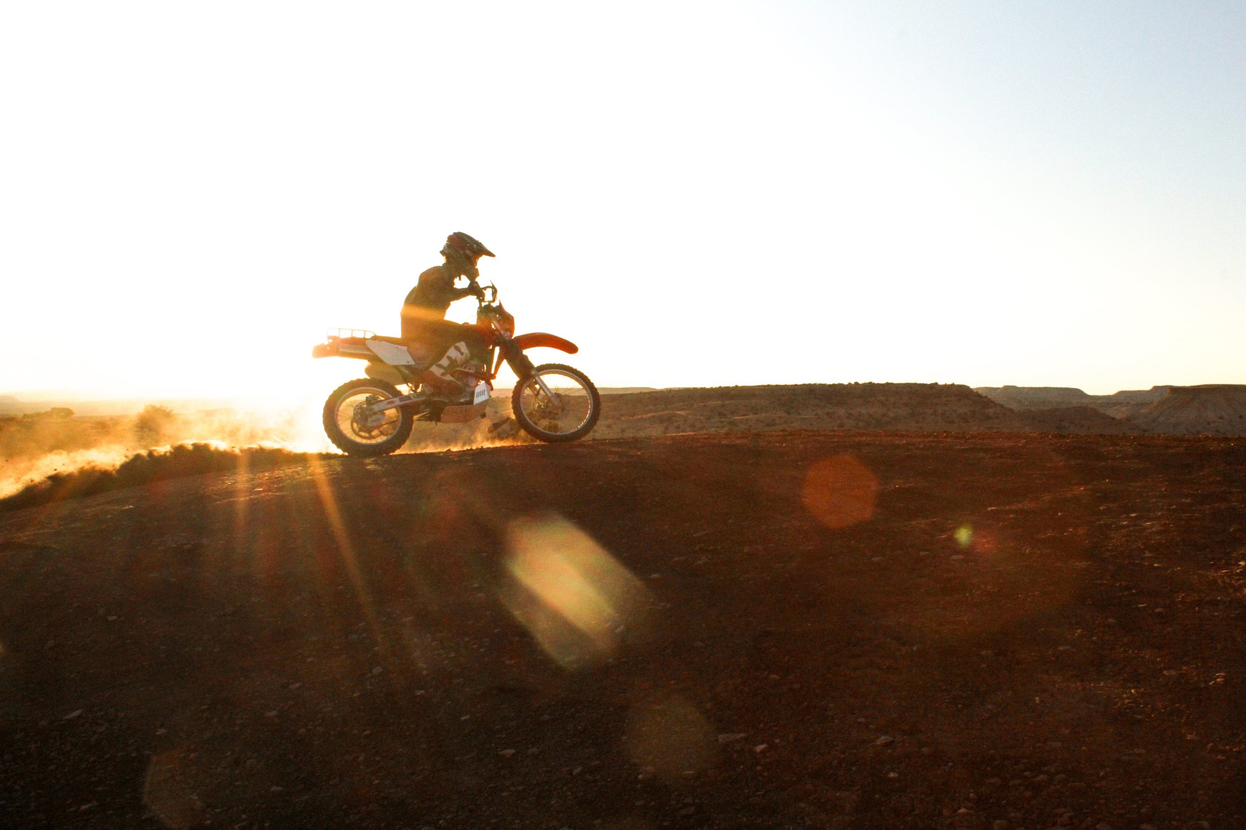 zac on xr400 wide.jpeg