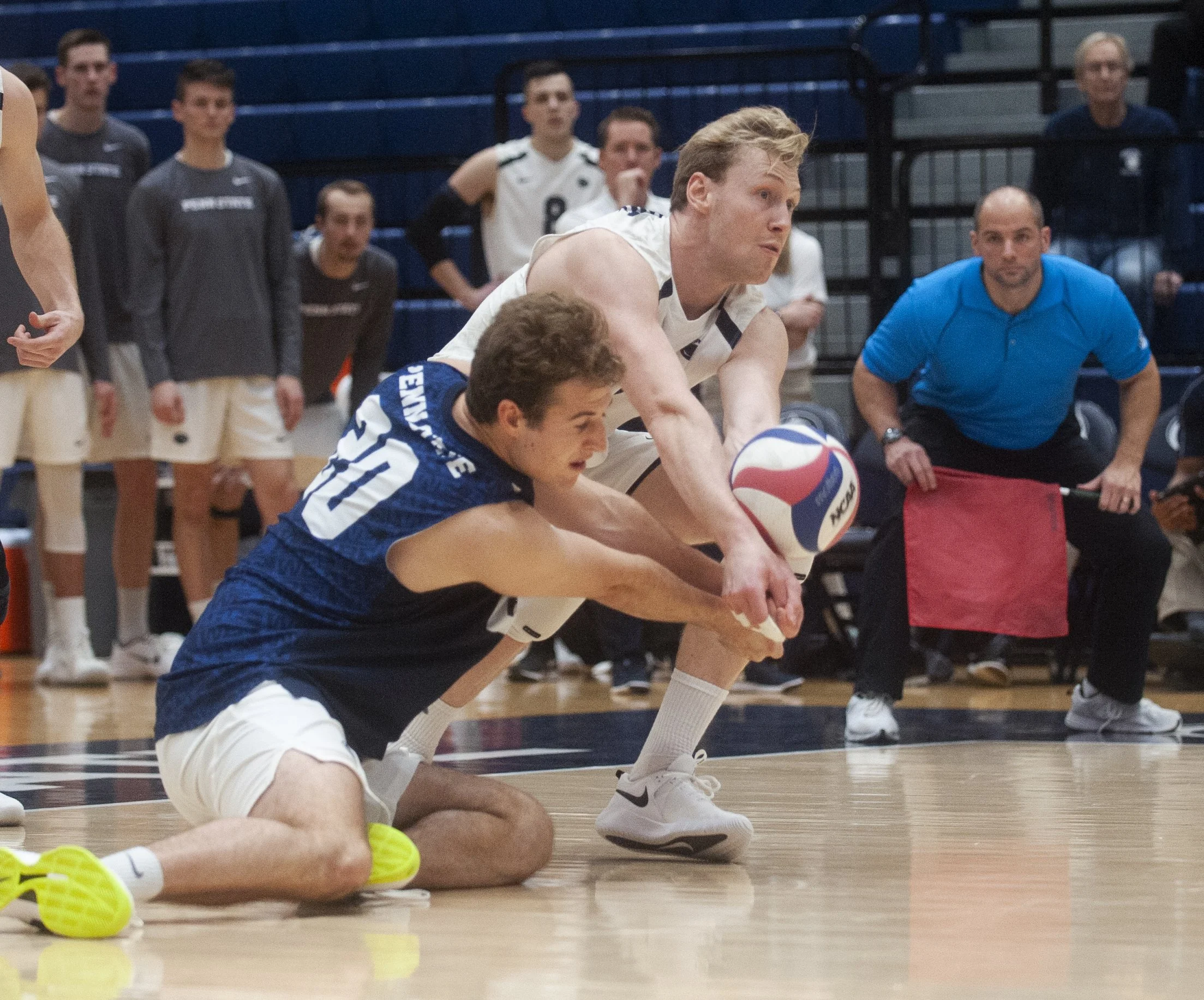 190118_bsd_+vsBYU, Bantle (20) and Lauten (17) pass .jpg