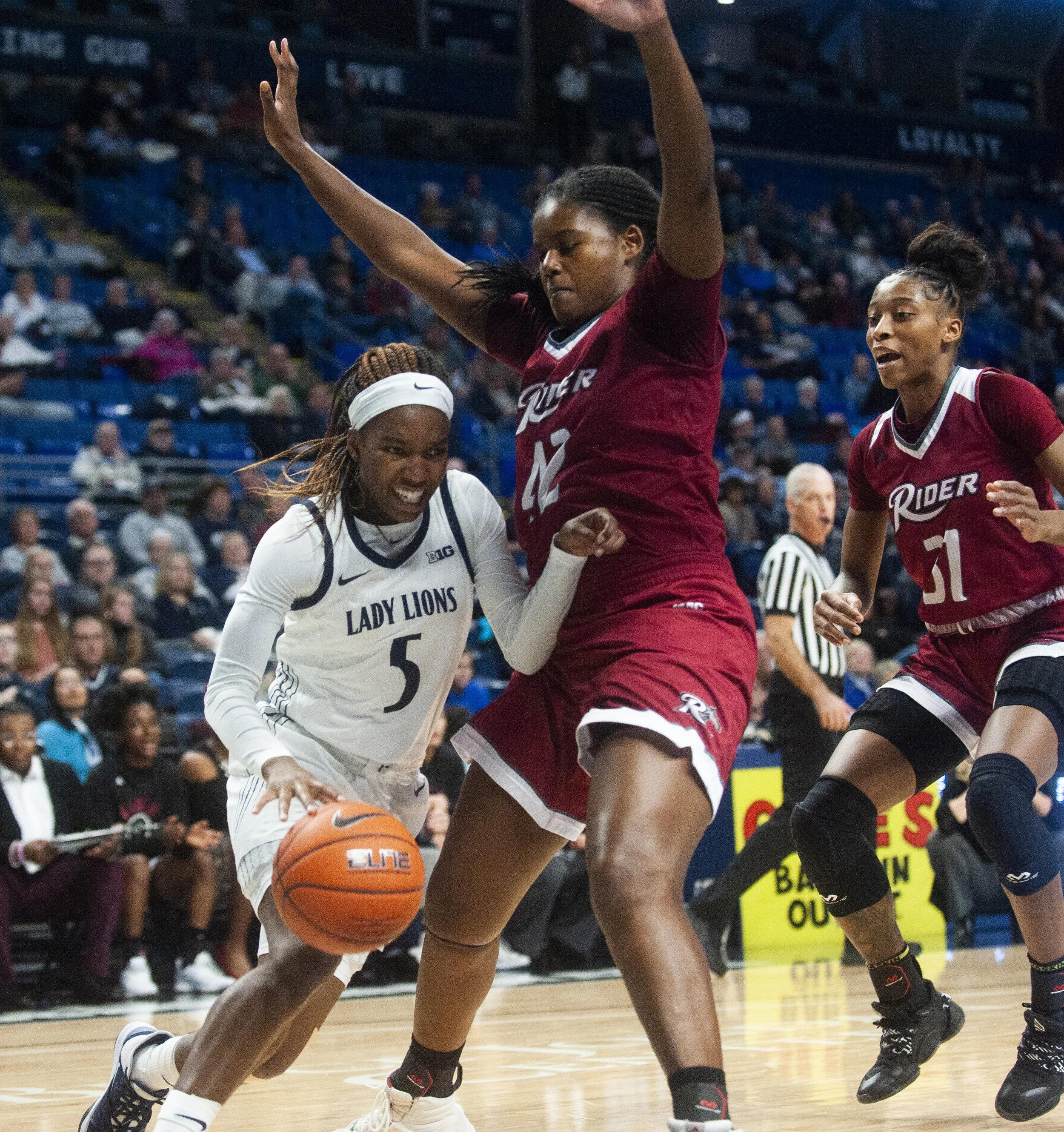 191110_bsd+vsRider, McDaniel (5) dribbles.jpg