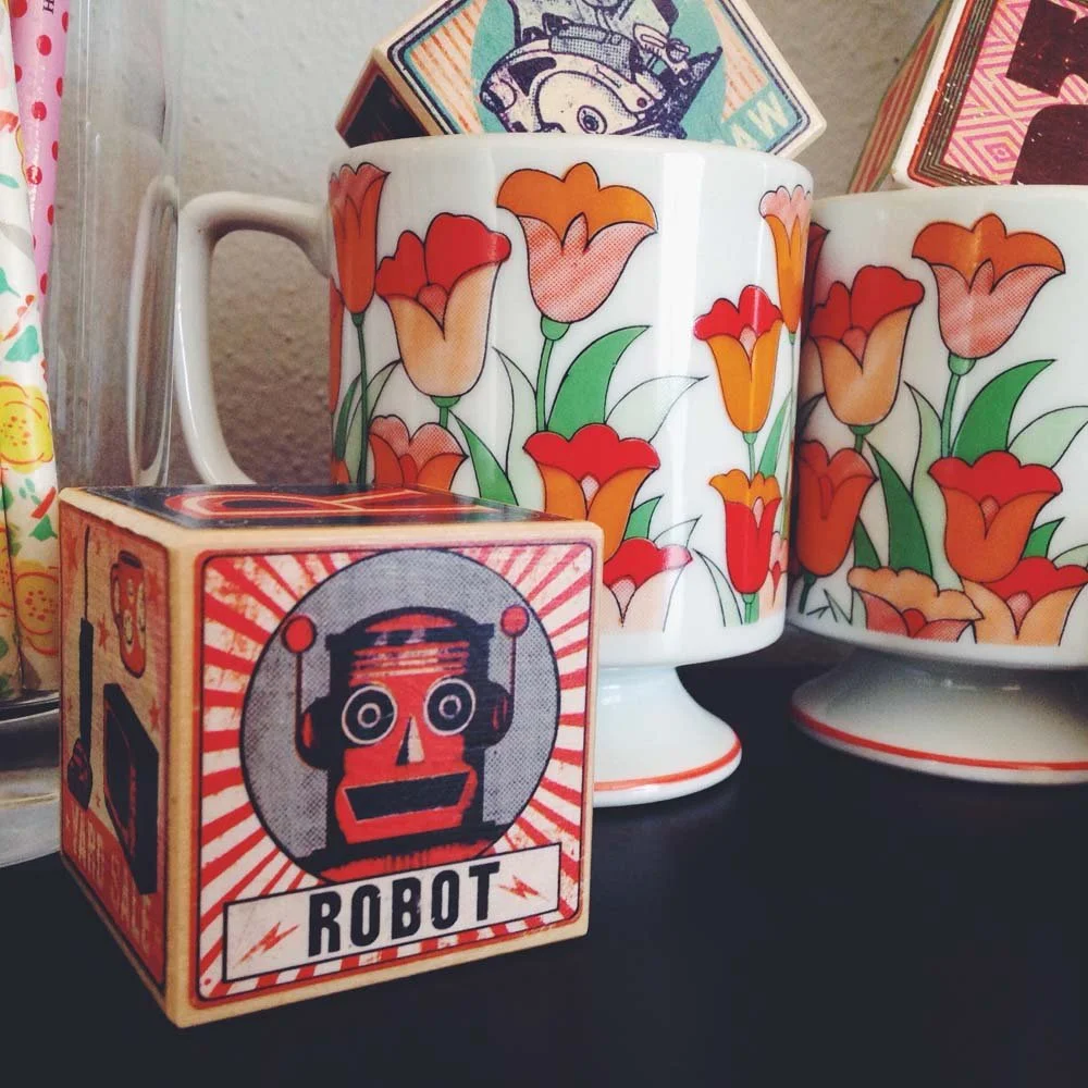 Small cups and vintage blocks