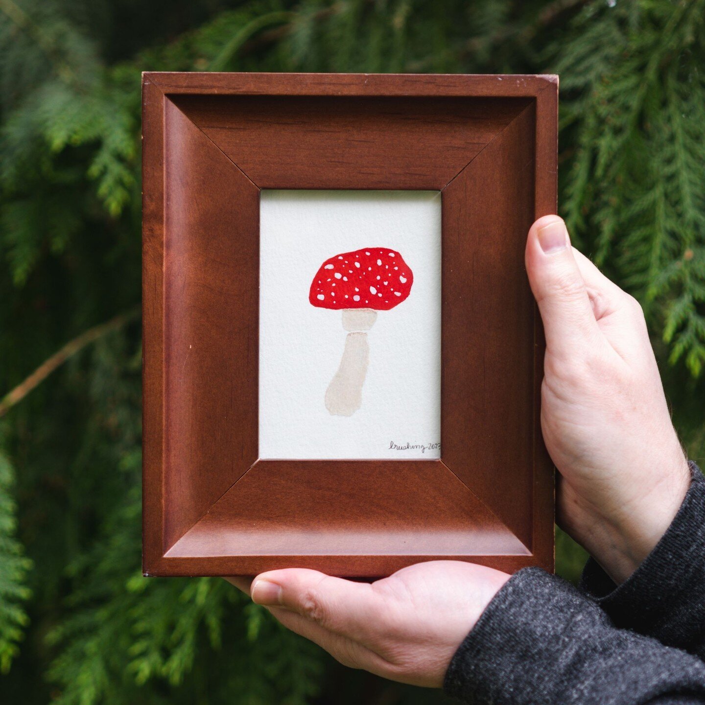 Is Mushroom Monday a thing? 🍄

This is my first tiny mushroom painting in a thrifted frame. I have several more in the works. Stay tuned. 👀