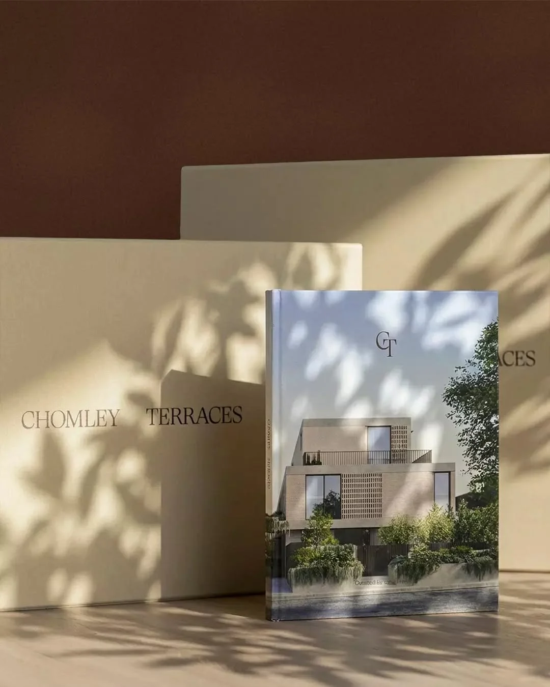 @chomleyterraces features natural stone, warm timbers and textured finishes, creating a palette that is timeless, tactile and welcoming in every home.

&mdash;

Developed by @coffproperty
Capital Partner @monarkpropertypartners
Designed by @cerastrib