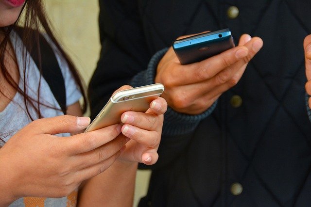 Is conversational two-way texting better than mass texting?