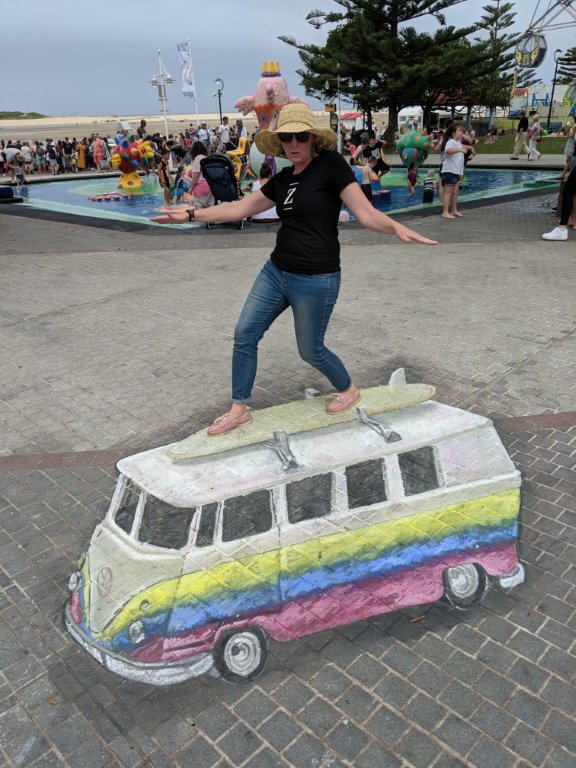 ctwcc-3d-chalk-art-kombi-dj-surfing-1.jpeg